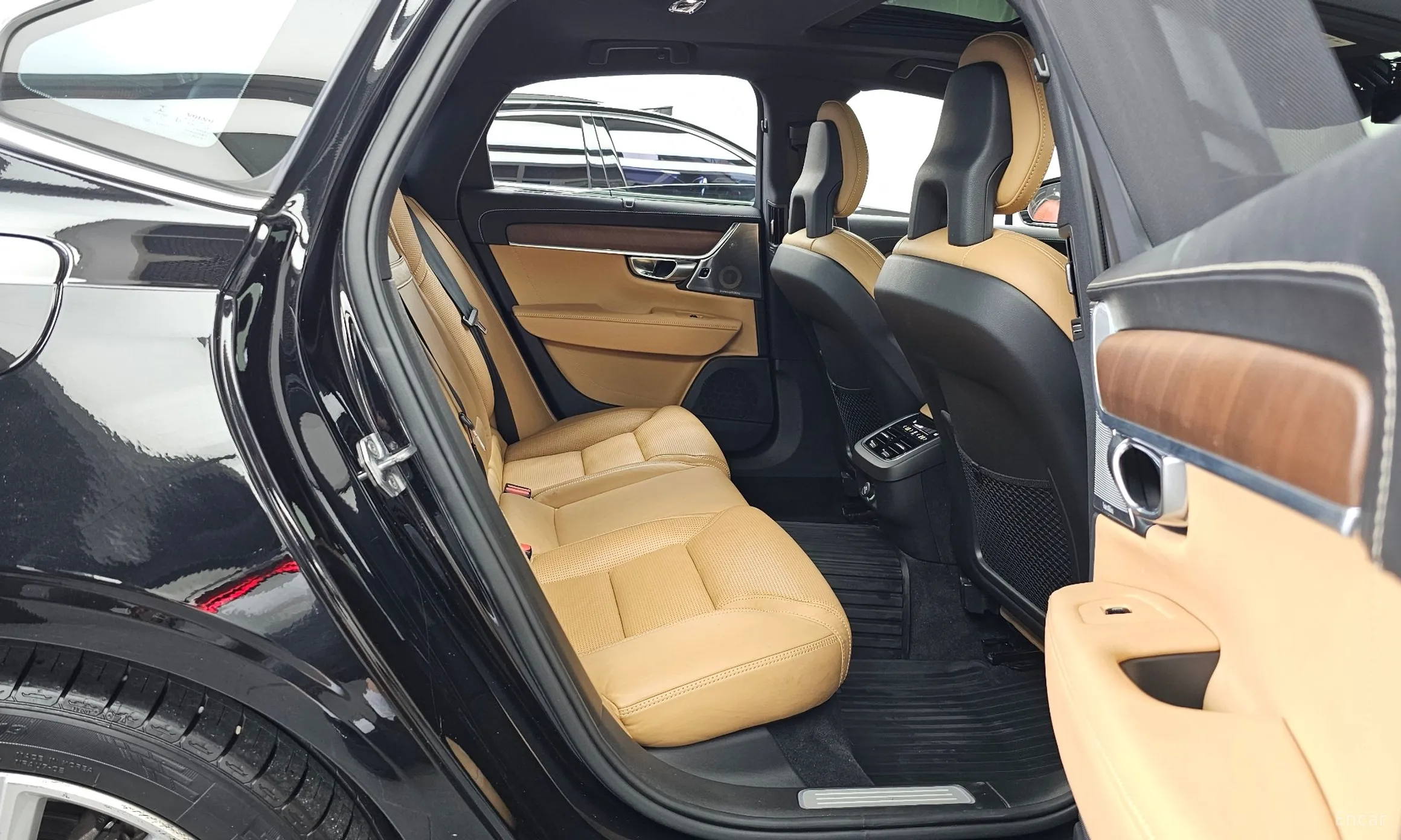 Volvo S90 превью 12
