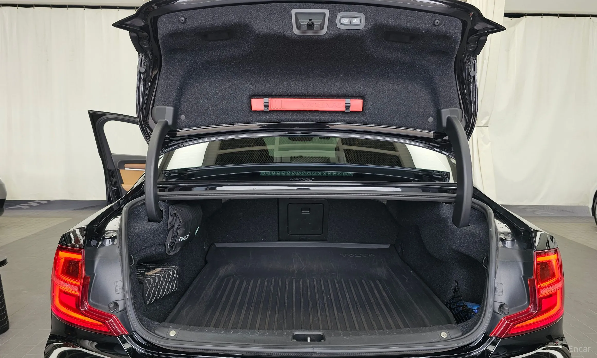 Volvo S90 превью 20