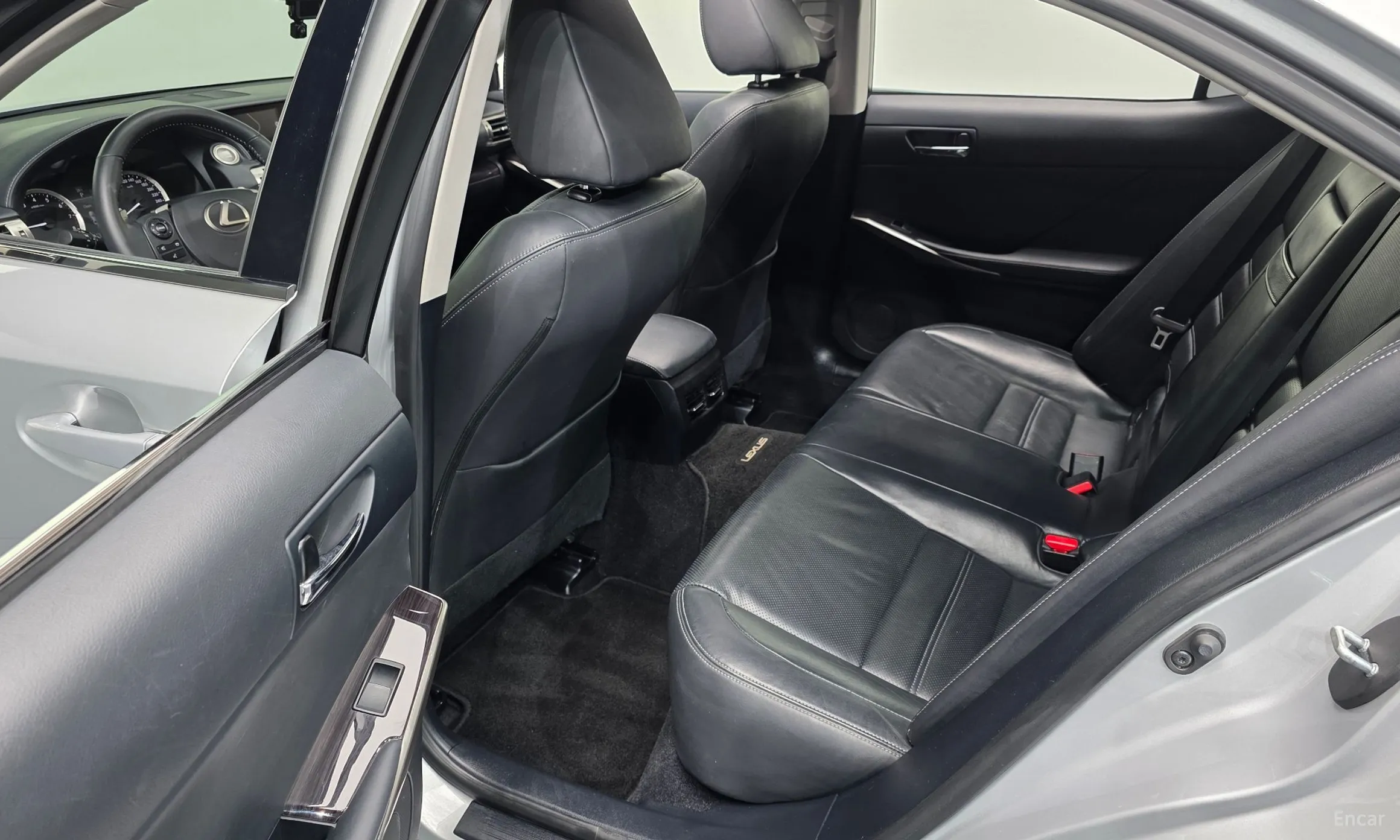 Lexus New IS250 превью 12