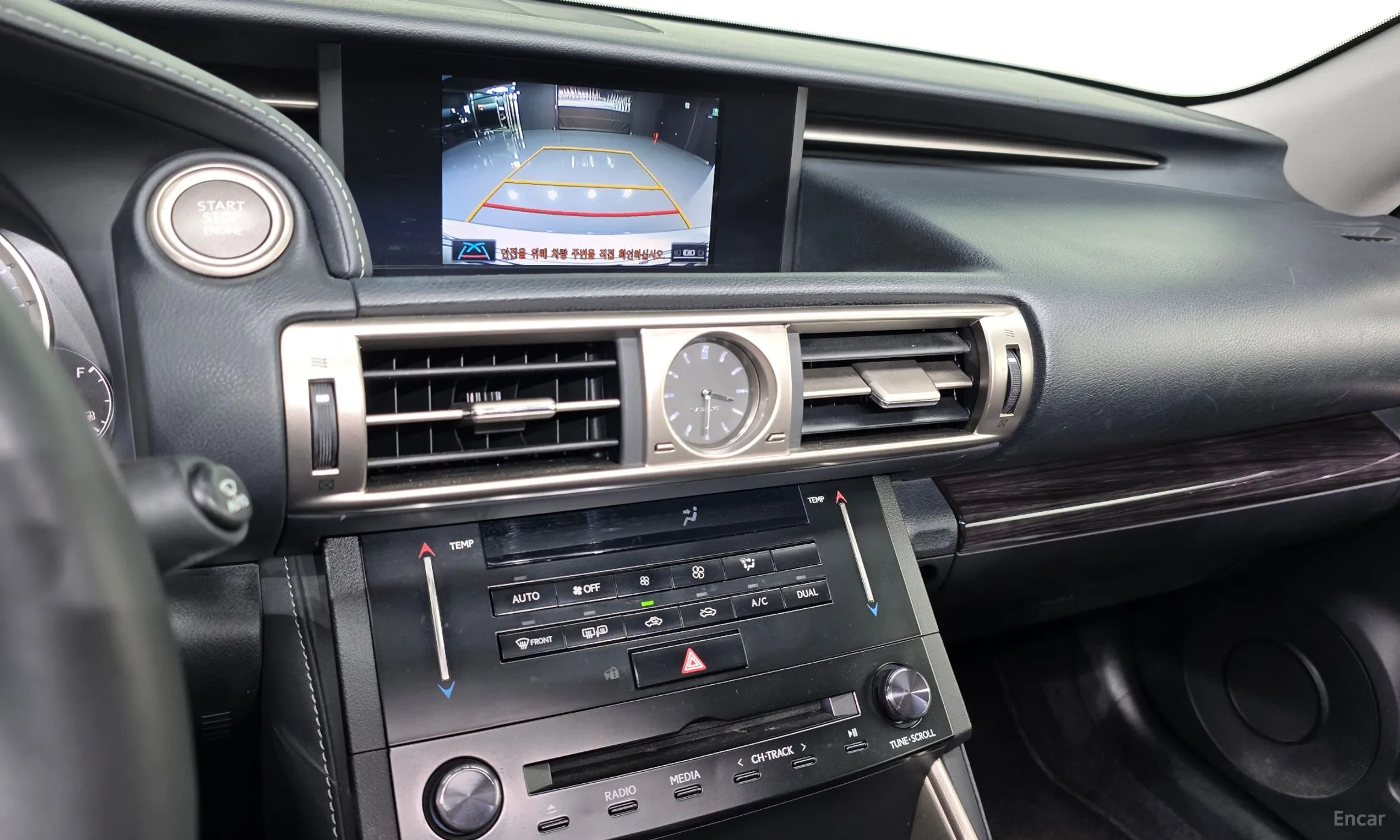 Lexus New IS250 превью 15