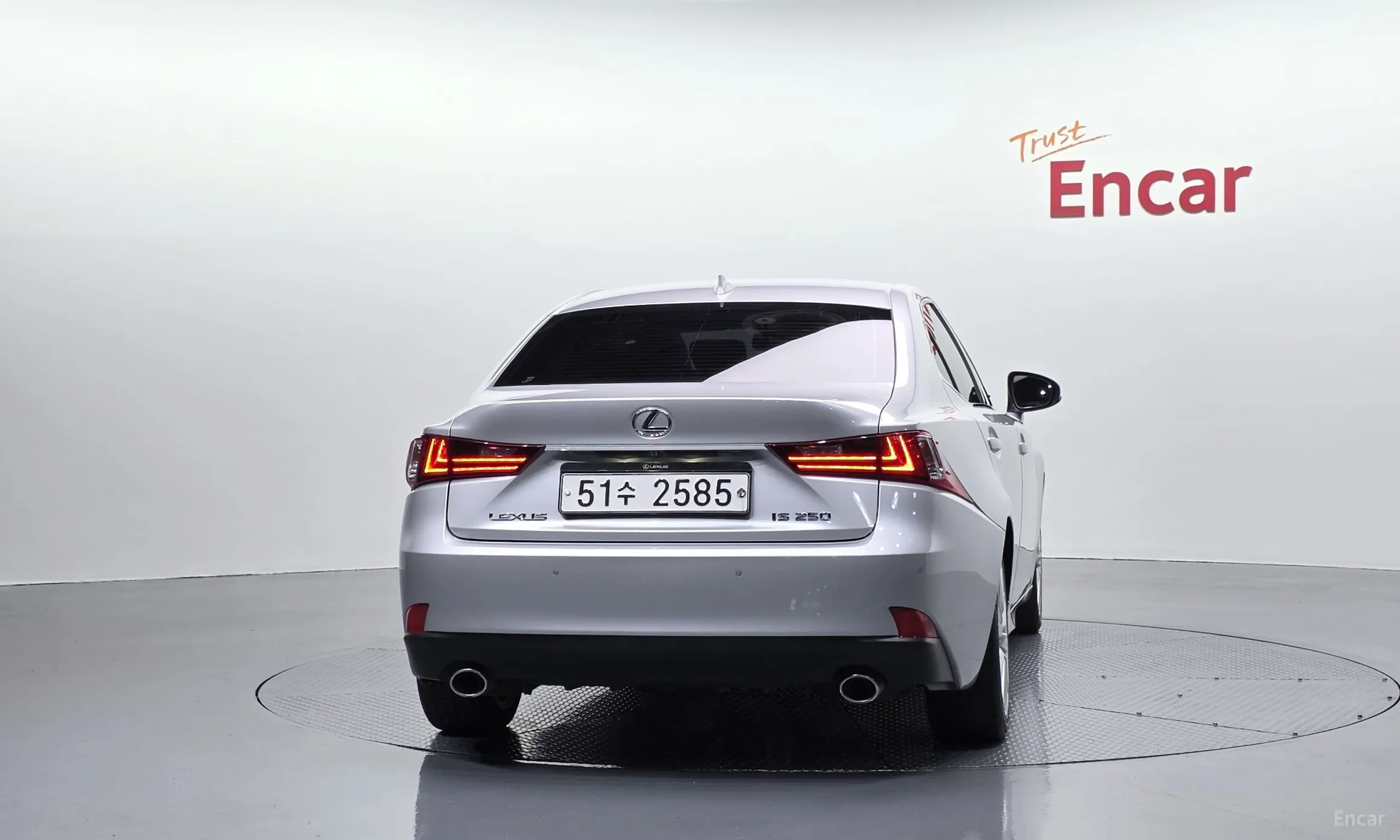 Lexus New IS250 превью 4