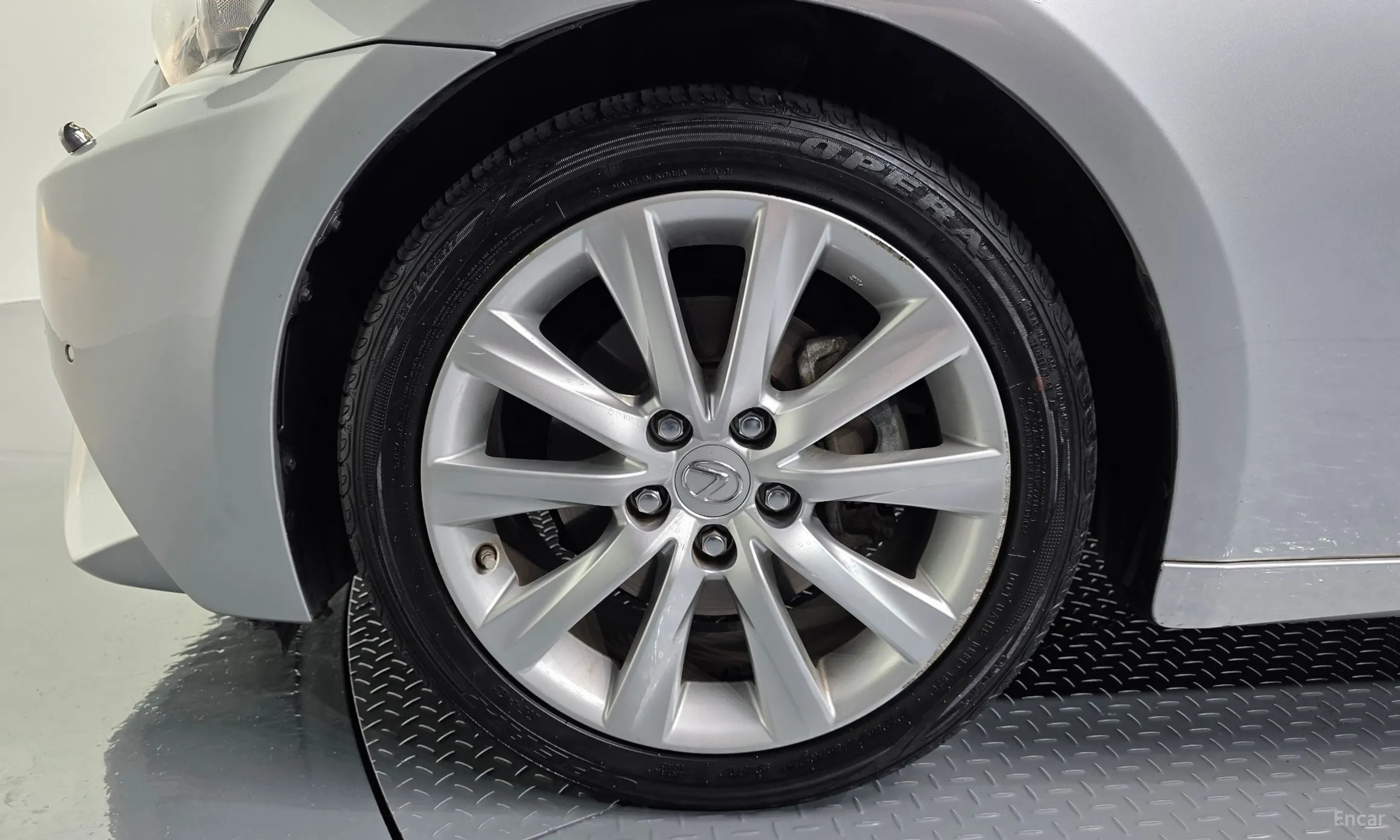 Lexus New IS250 превью 5