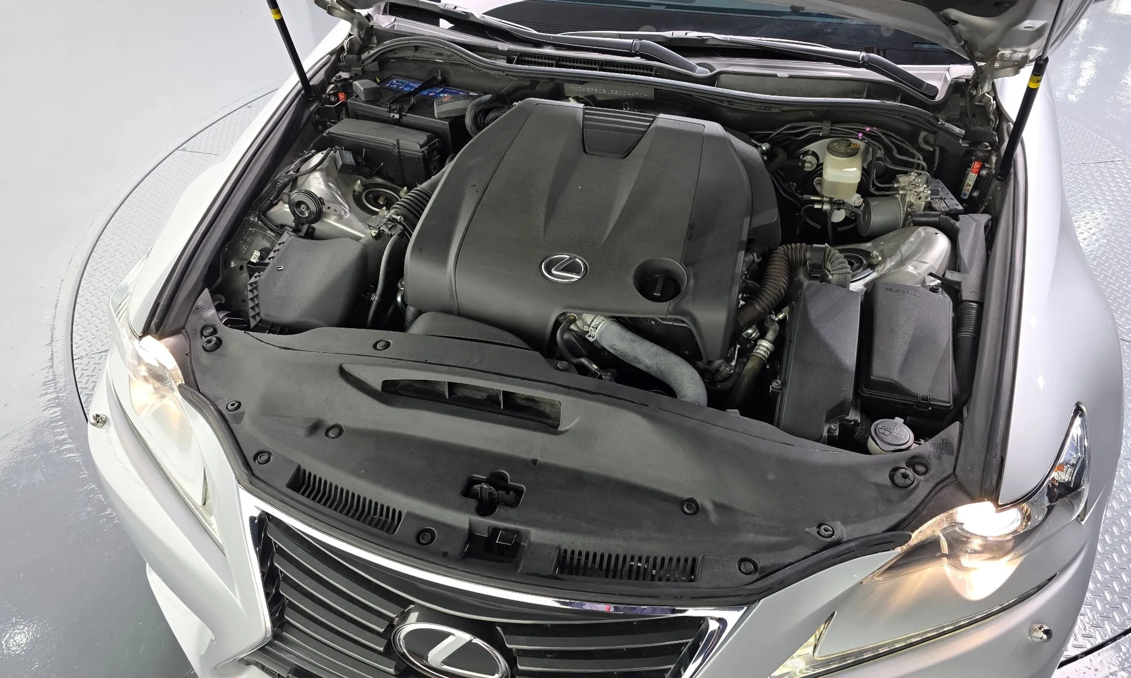 Lexus New IS250 превью 6