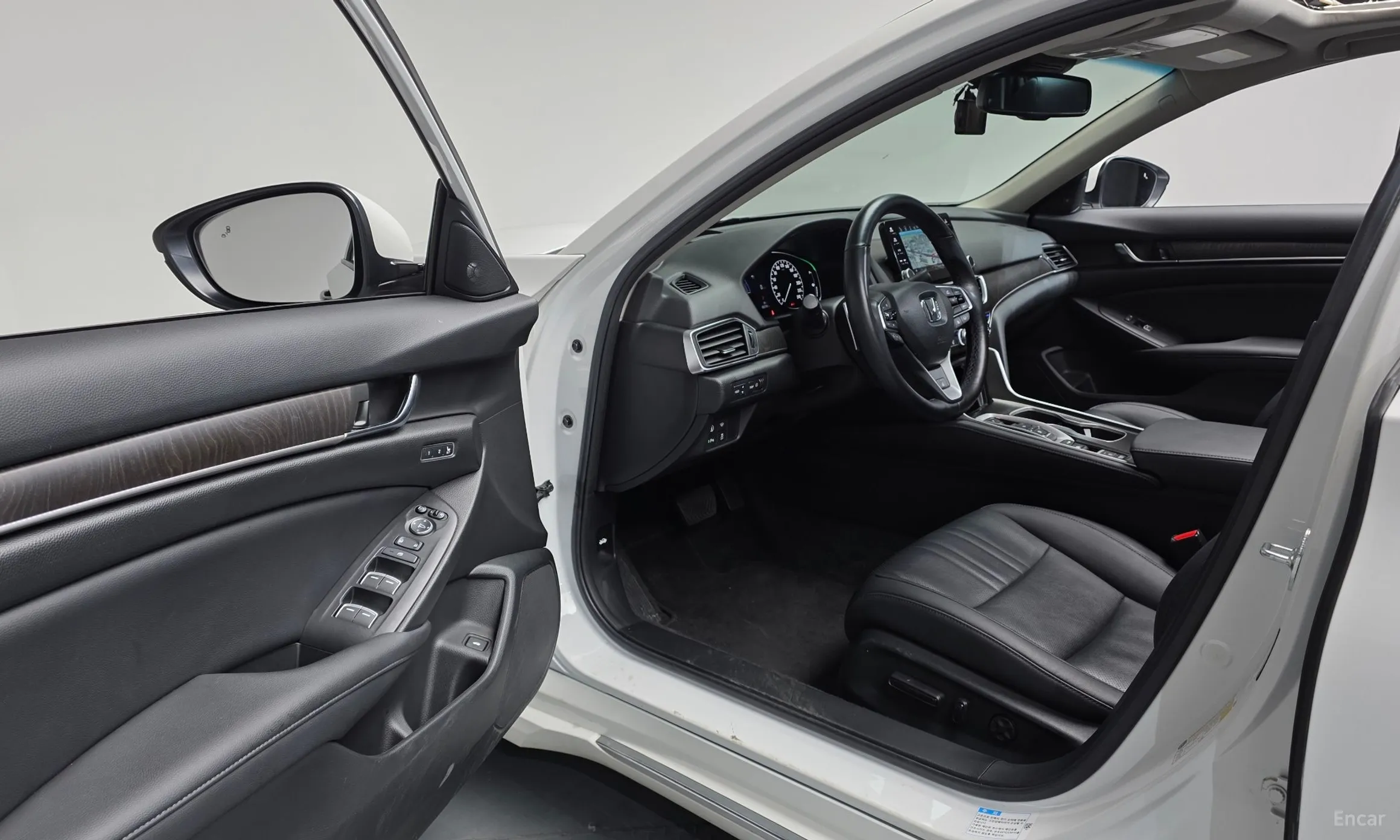 Honda Accord 10th Generation превью 10
