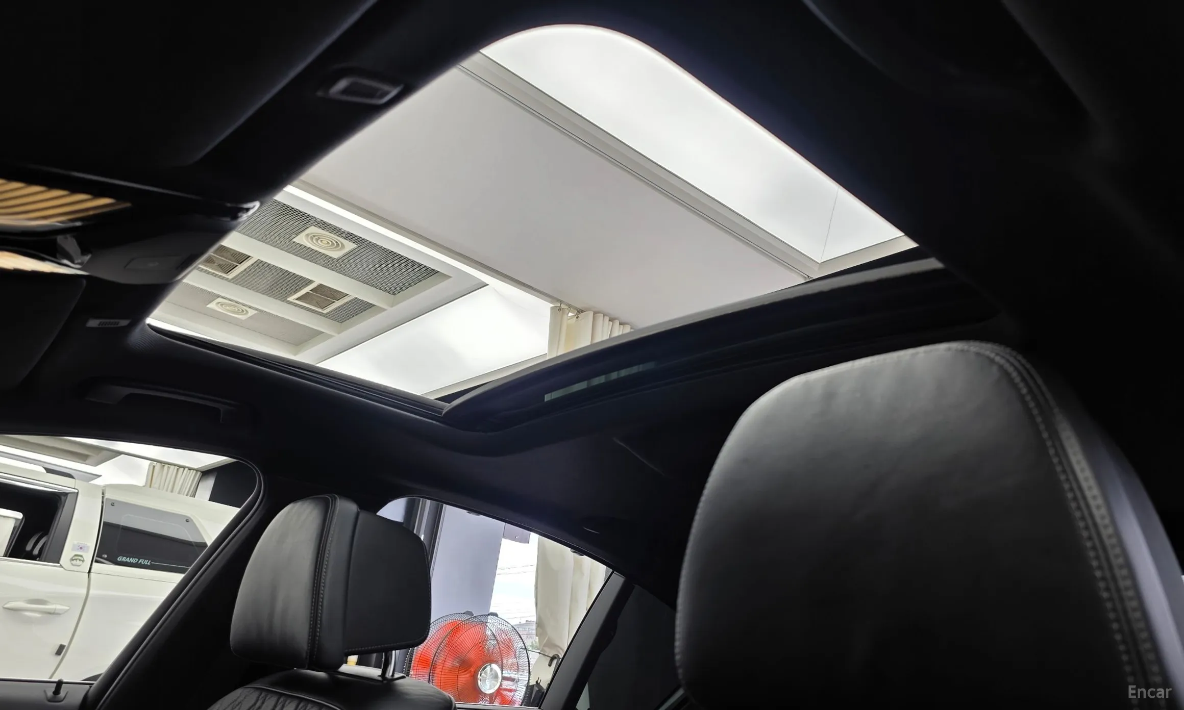 BMW 5 Series (G30) превью 18