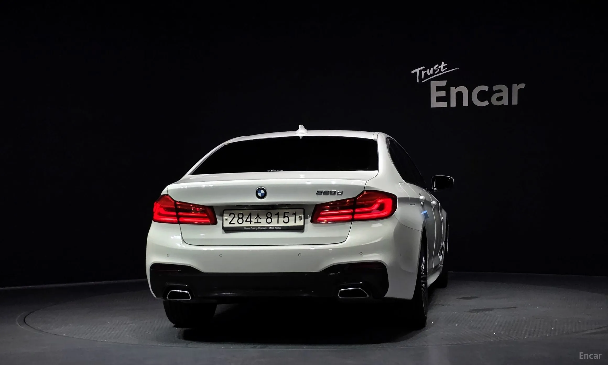 BMW 5 Series (G30) превью 4