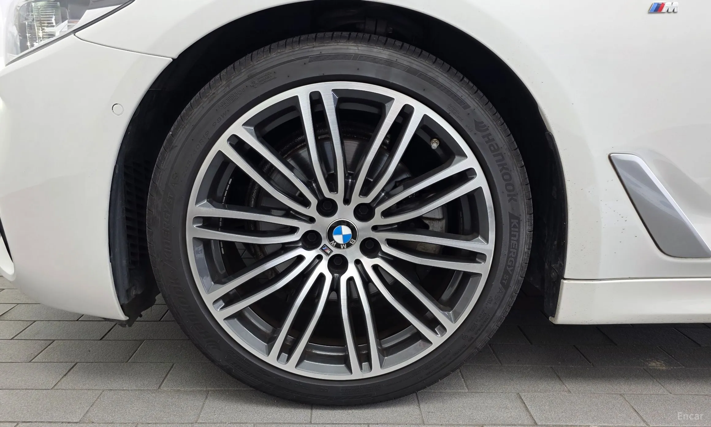 BMW 5 Series (G30) превью 5