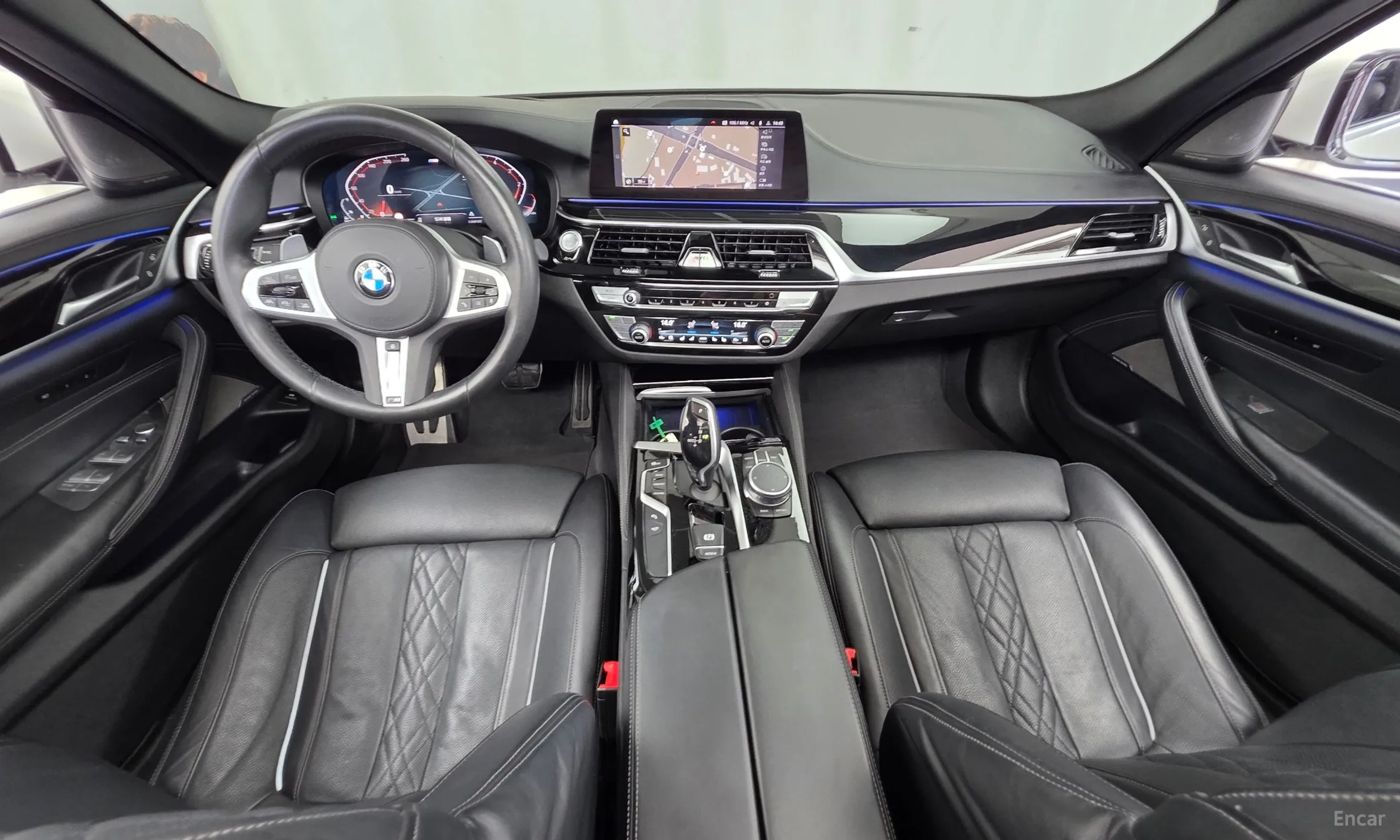 BMW 5 Series (G30) превью 7