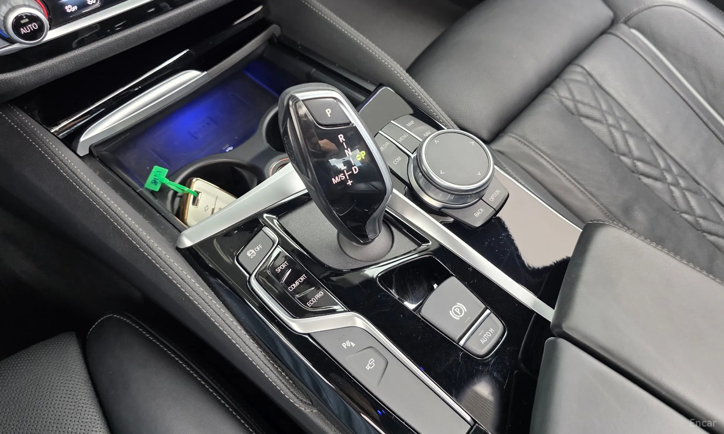 BMW 5 Series (G30) превью 9