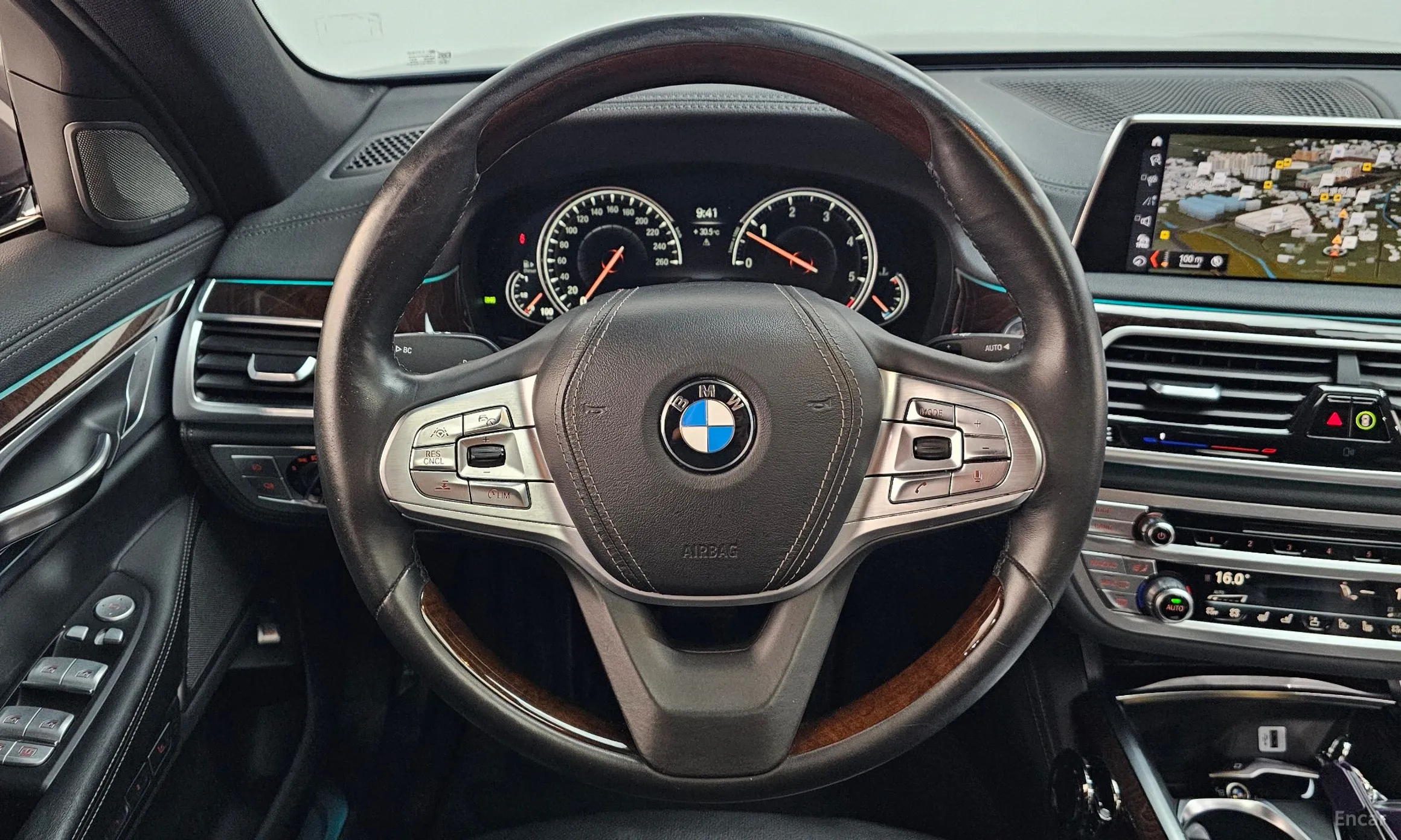 BMW 7 Series (G11) превью 13