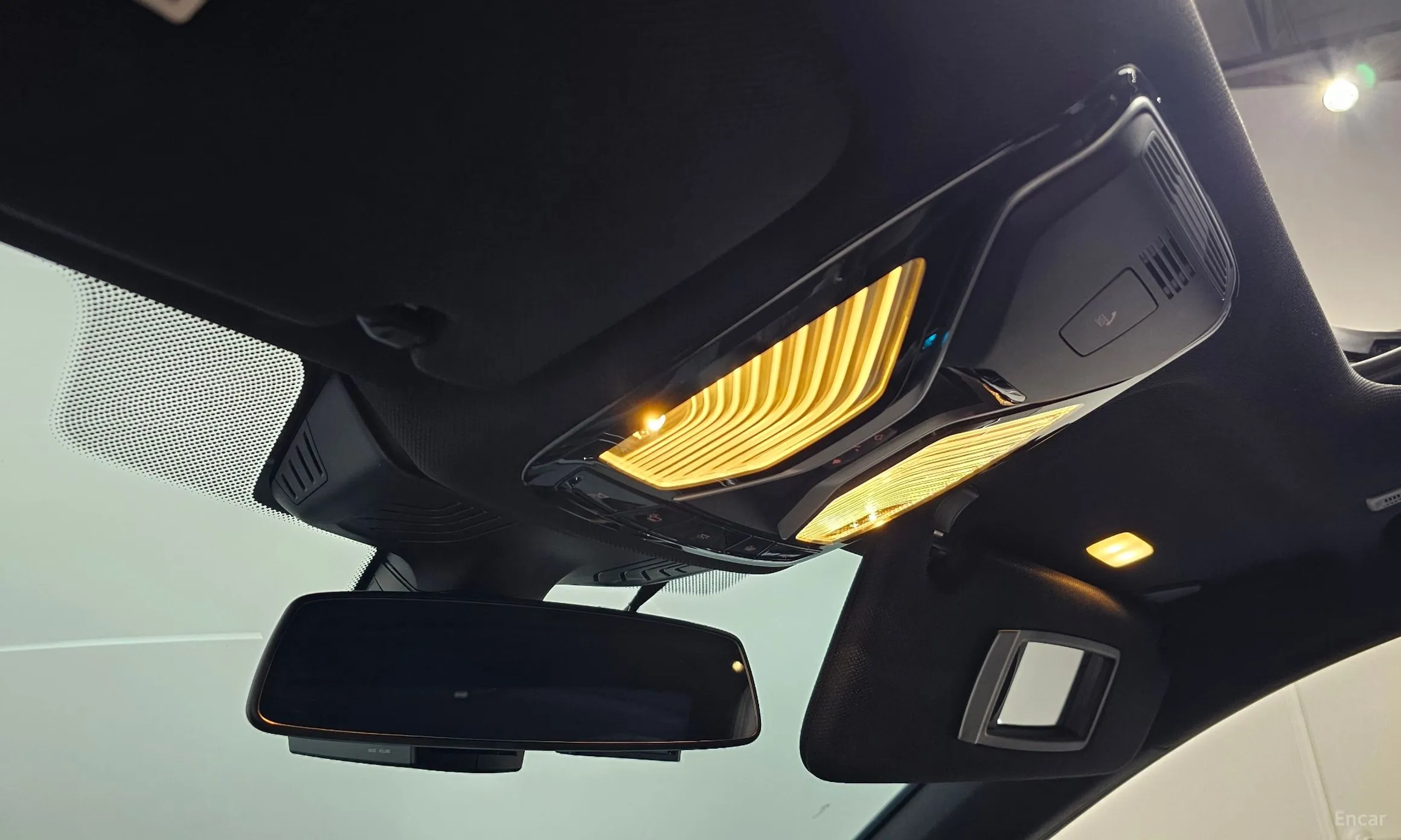 BMW 7 Series (G11) превью 15
