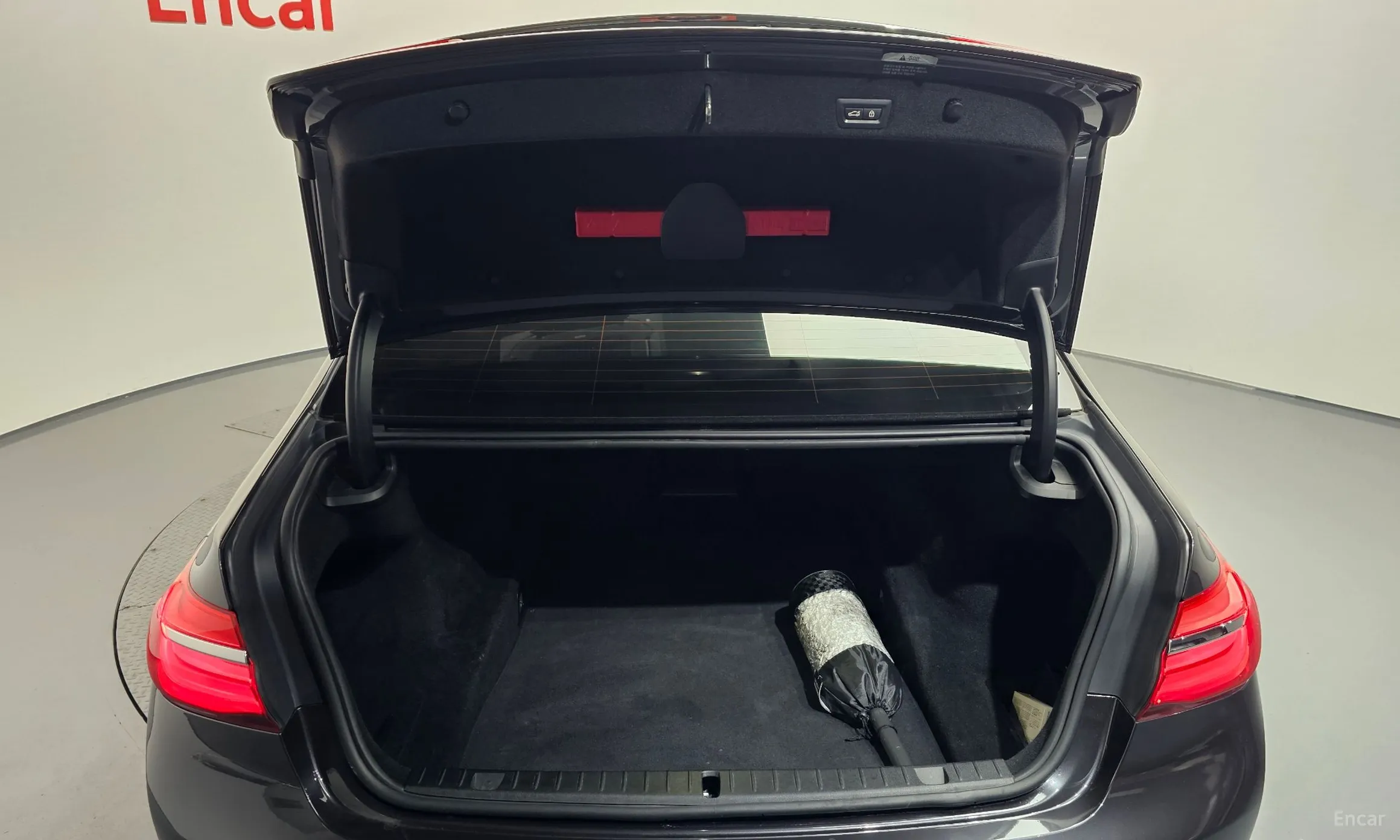 BMW 7 Series (G11) превью 18