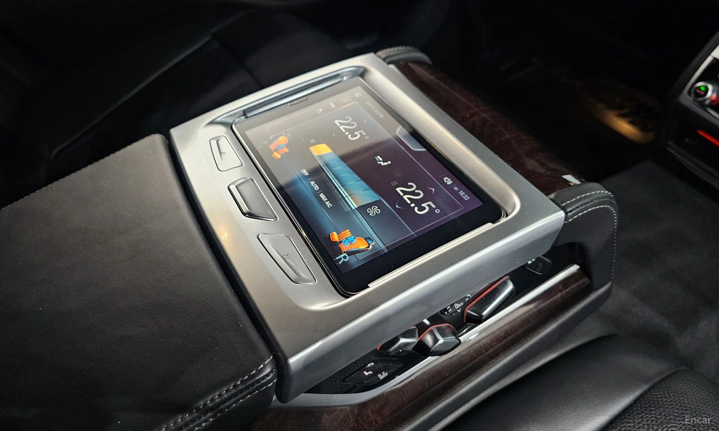 BMW 7 Series (G11) превью 19