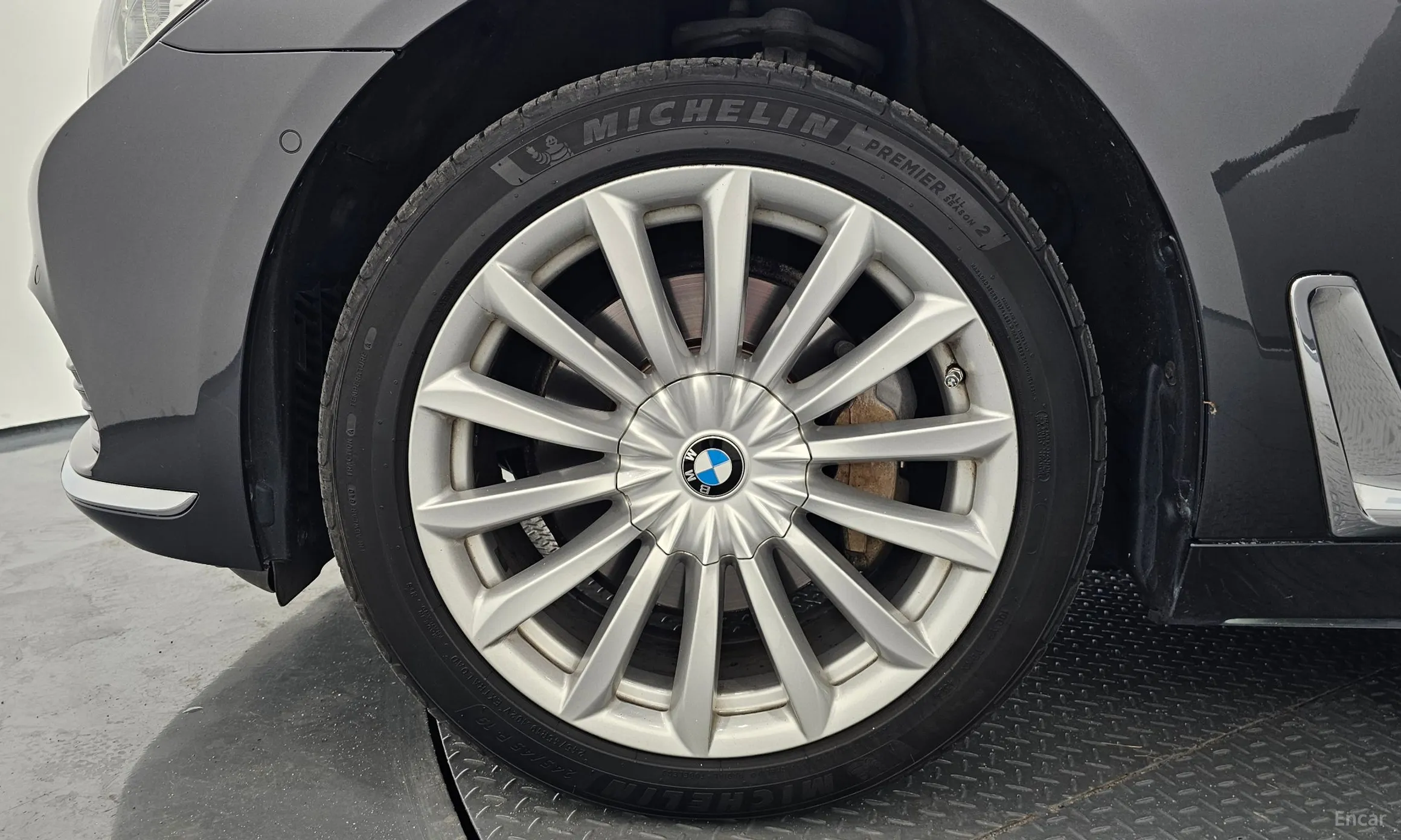 BMW 7 Series (G11) превью 5