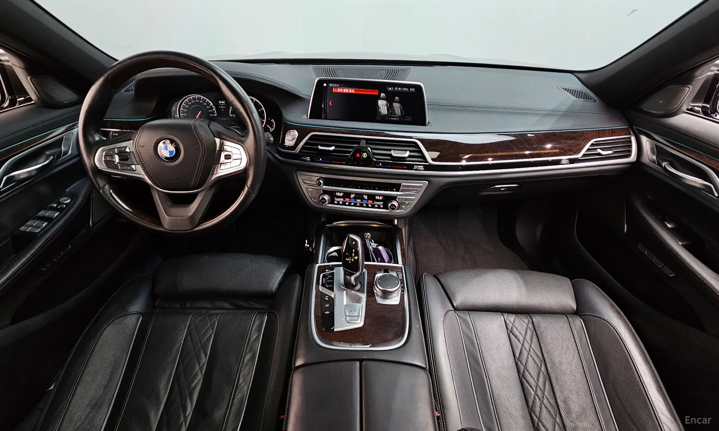 BMW 7 Series (G11) превью 7