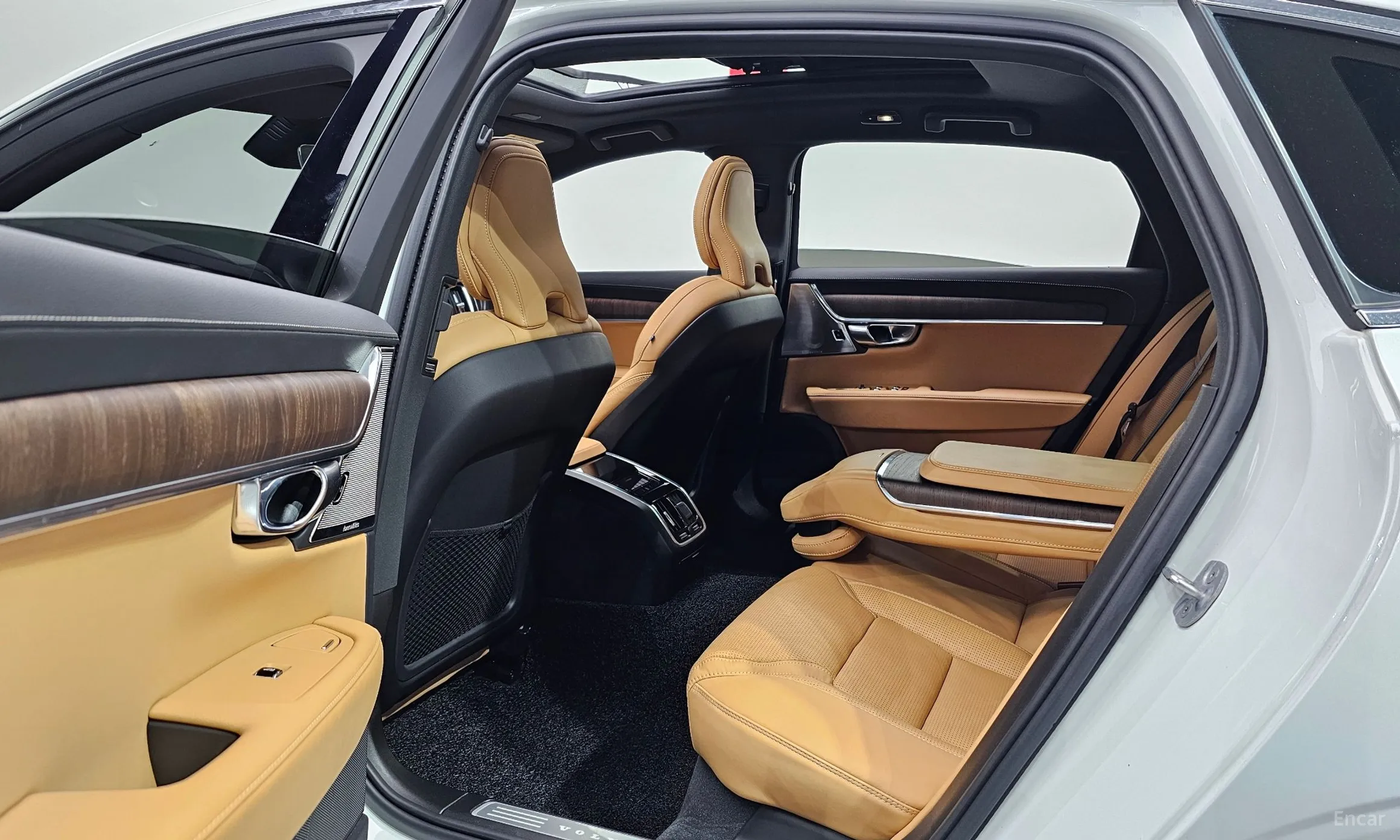 Volvo S90 превью 11