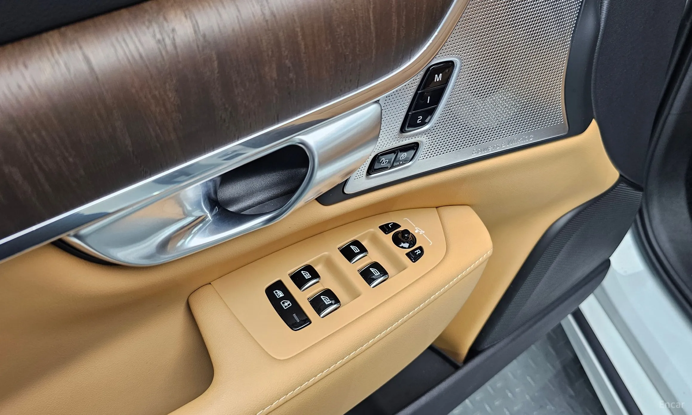 Volvo S90 превью 17