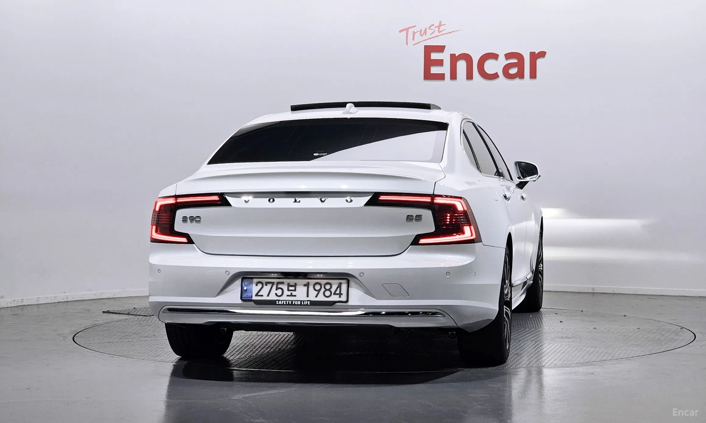 Volvo S90 превью 4