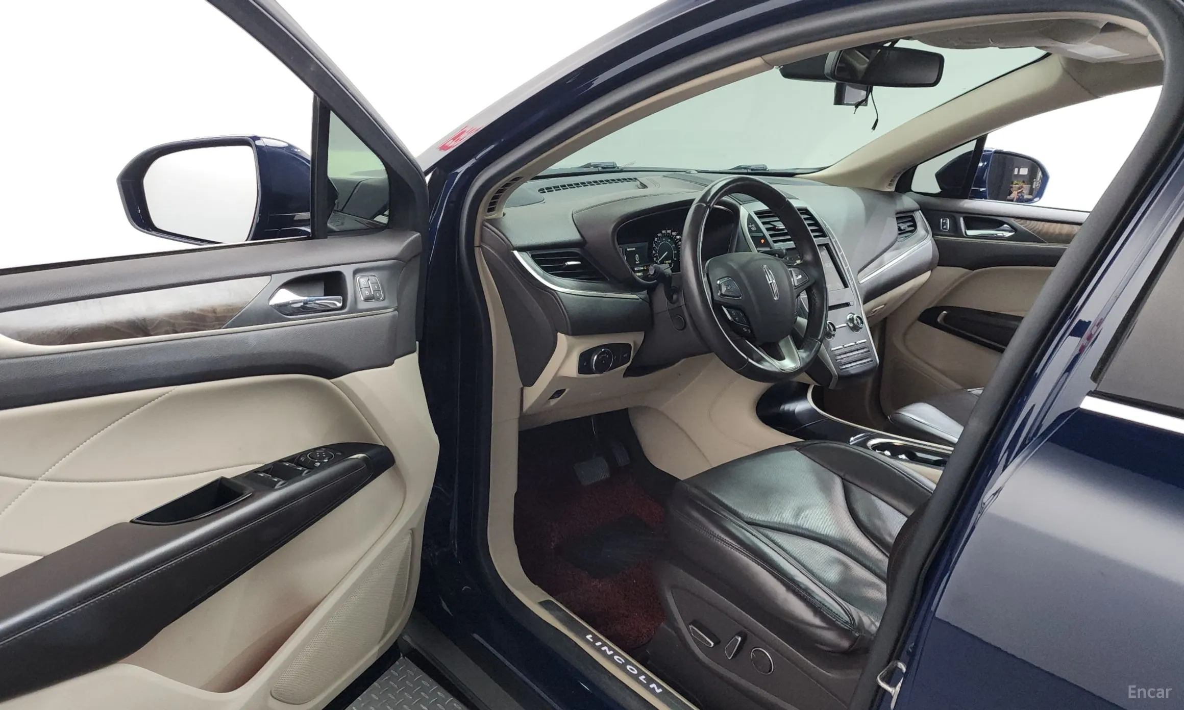 Lincoln MKC превью 10