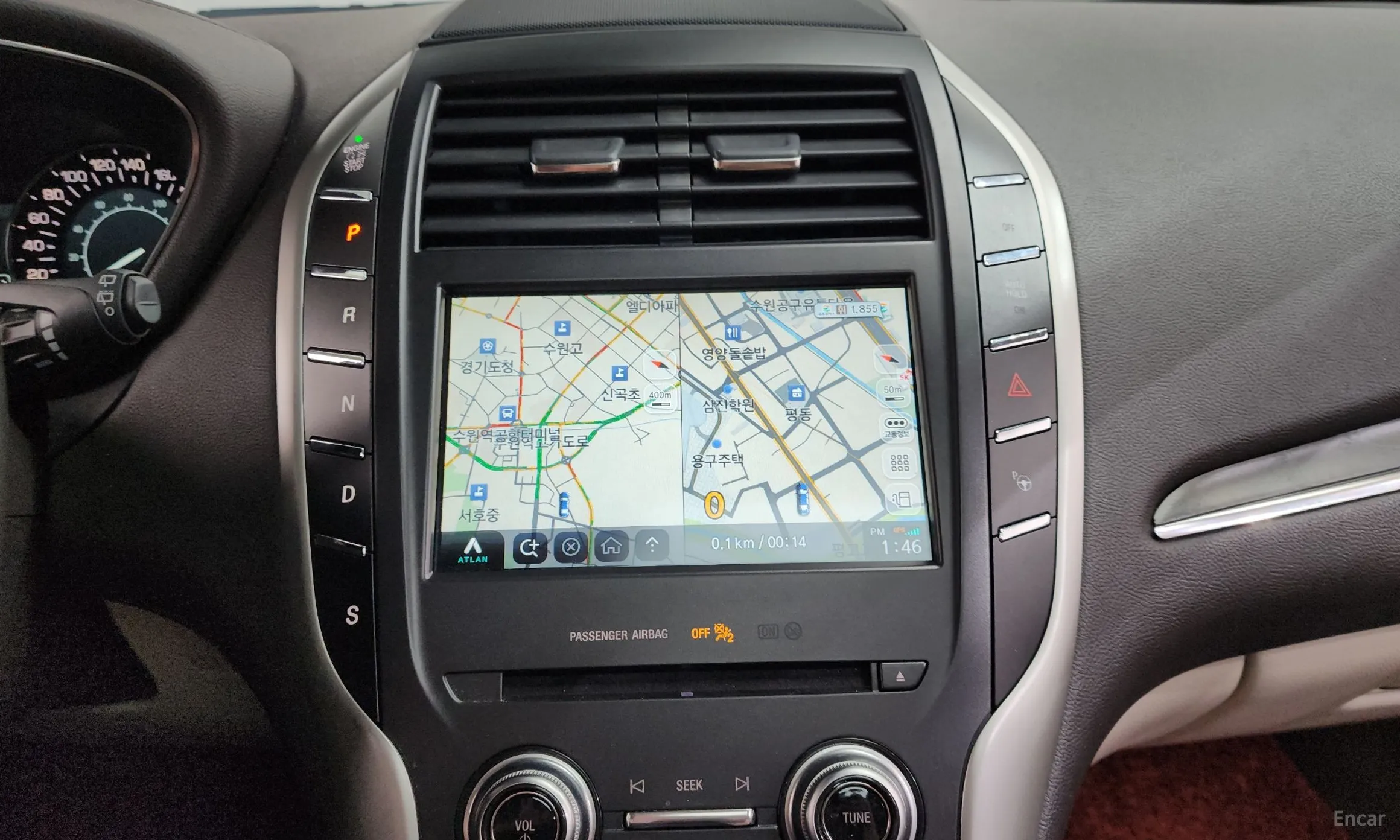 Lincoln MKC превью 12