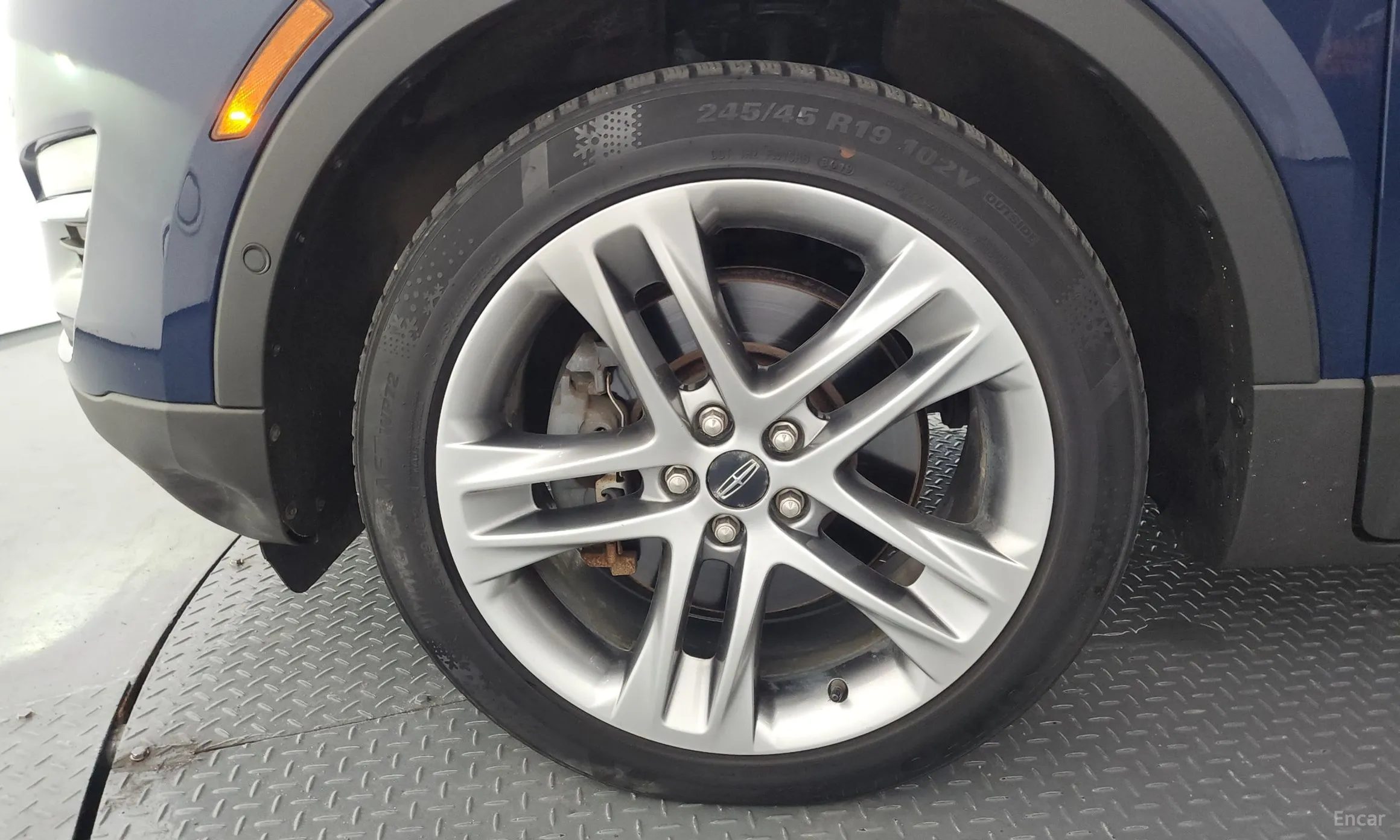 Lincoln MKC превью 5