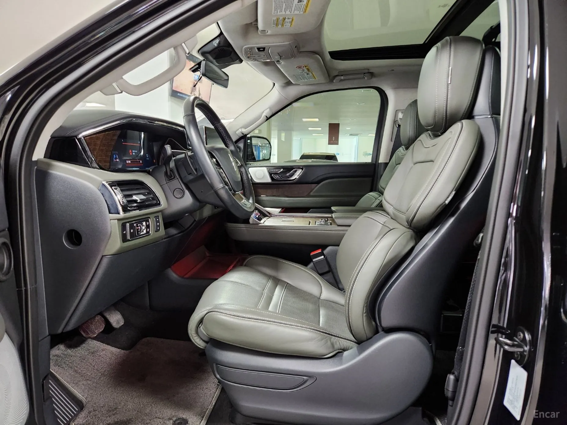 Lincoln Navigator 4th generation превью 10