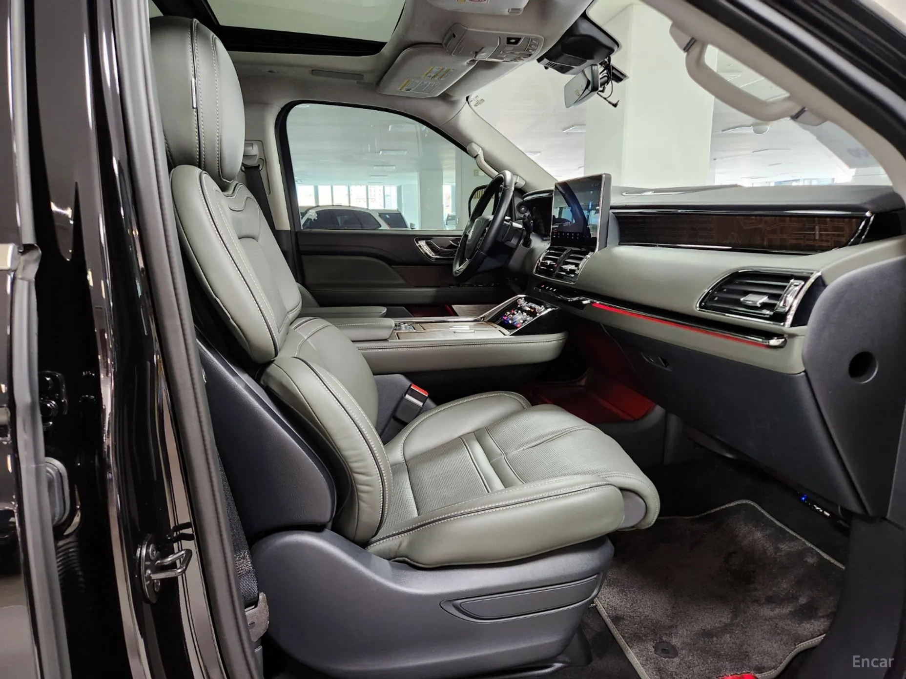 Lincoln Navigator 4th generation превью 12
