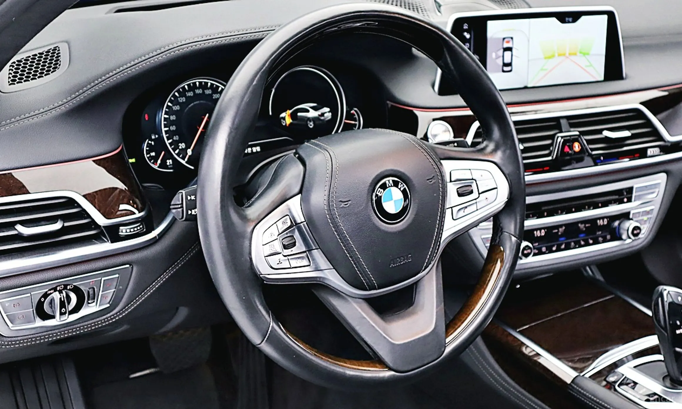 BMW 7 Series (G11) превью 14