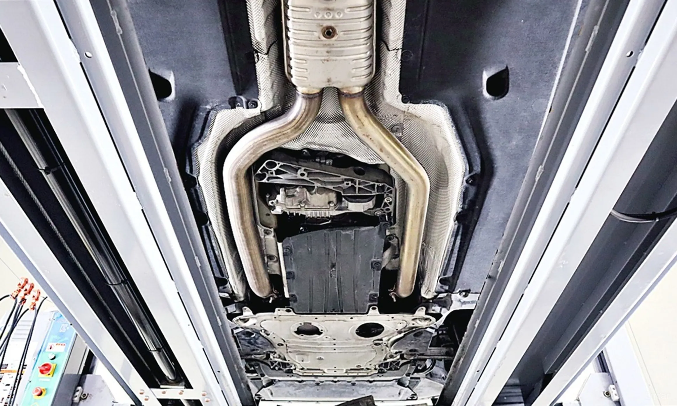 BMW 7 Series (G11) превью 20