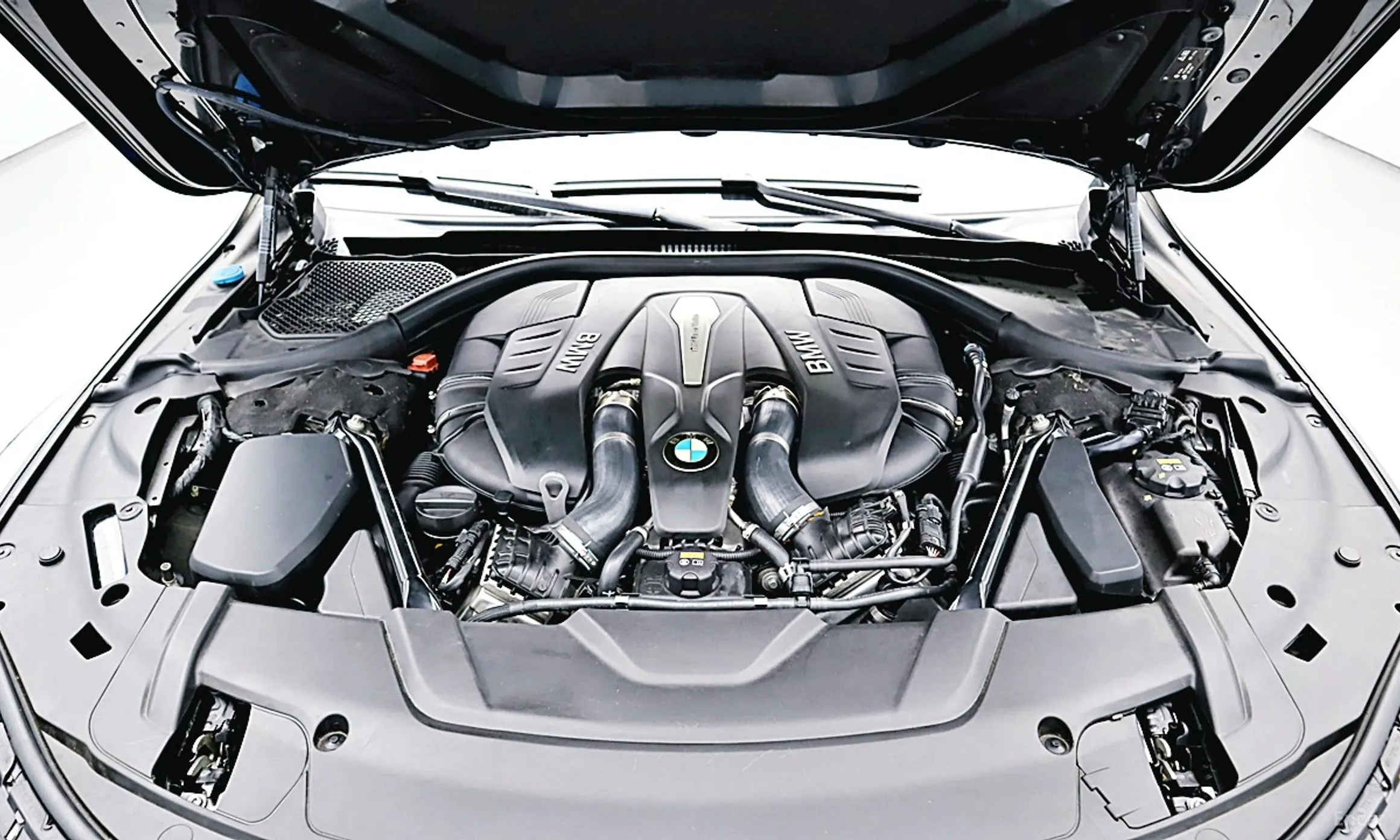 BMW 7 Series (G11) превью 6