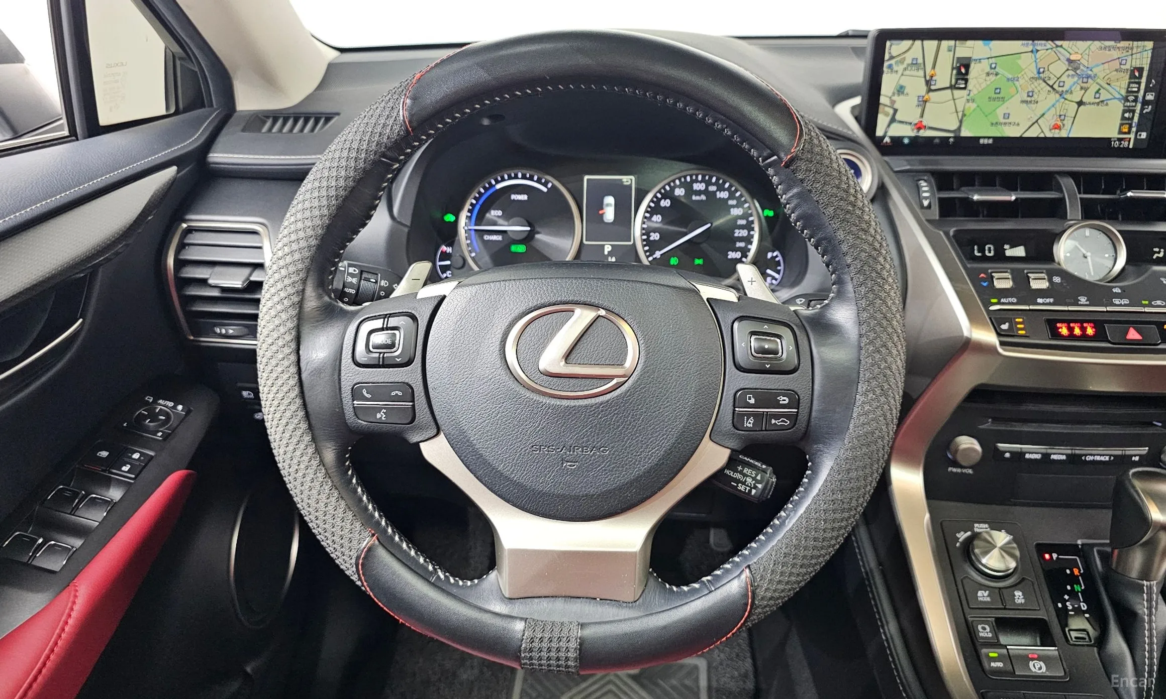 Lexus NX300h превью 13