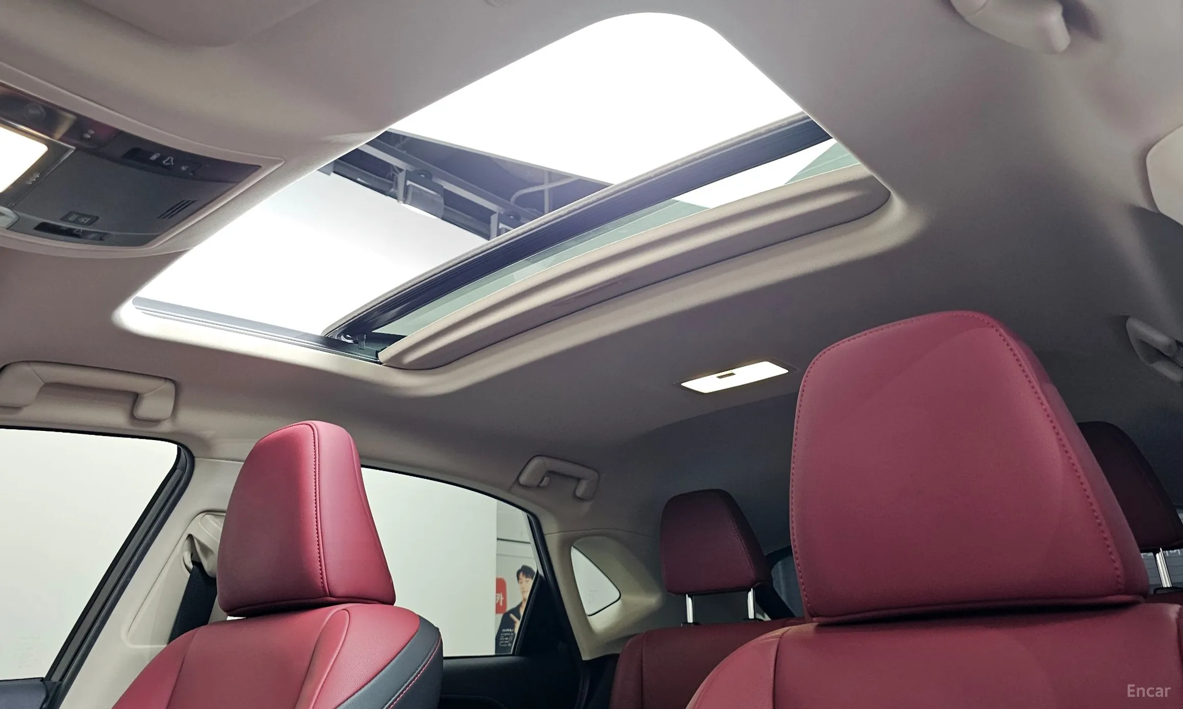 Lexus NX300h превью 15