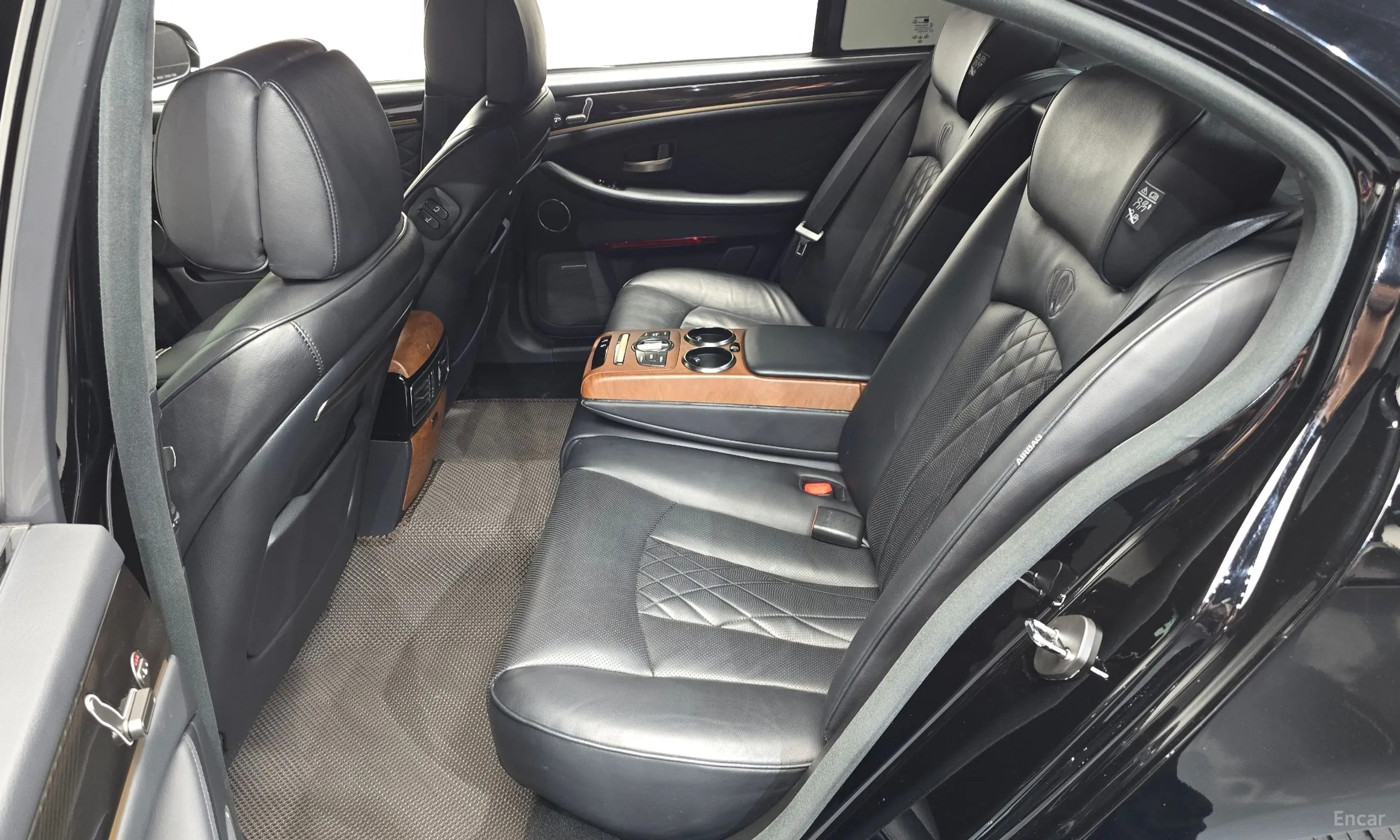 KG Mobility (SsangYong) Chairman W превью 11