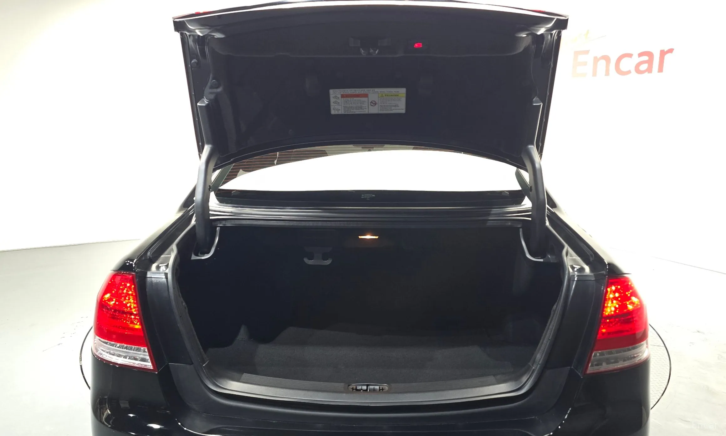 KG Mobility (SsangYong) Chairman W превью 17