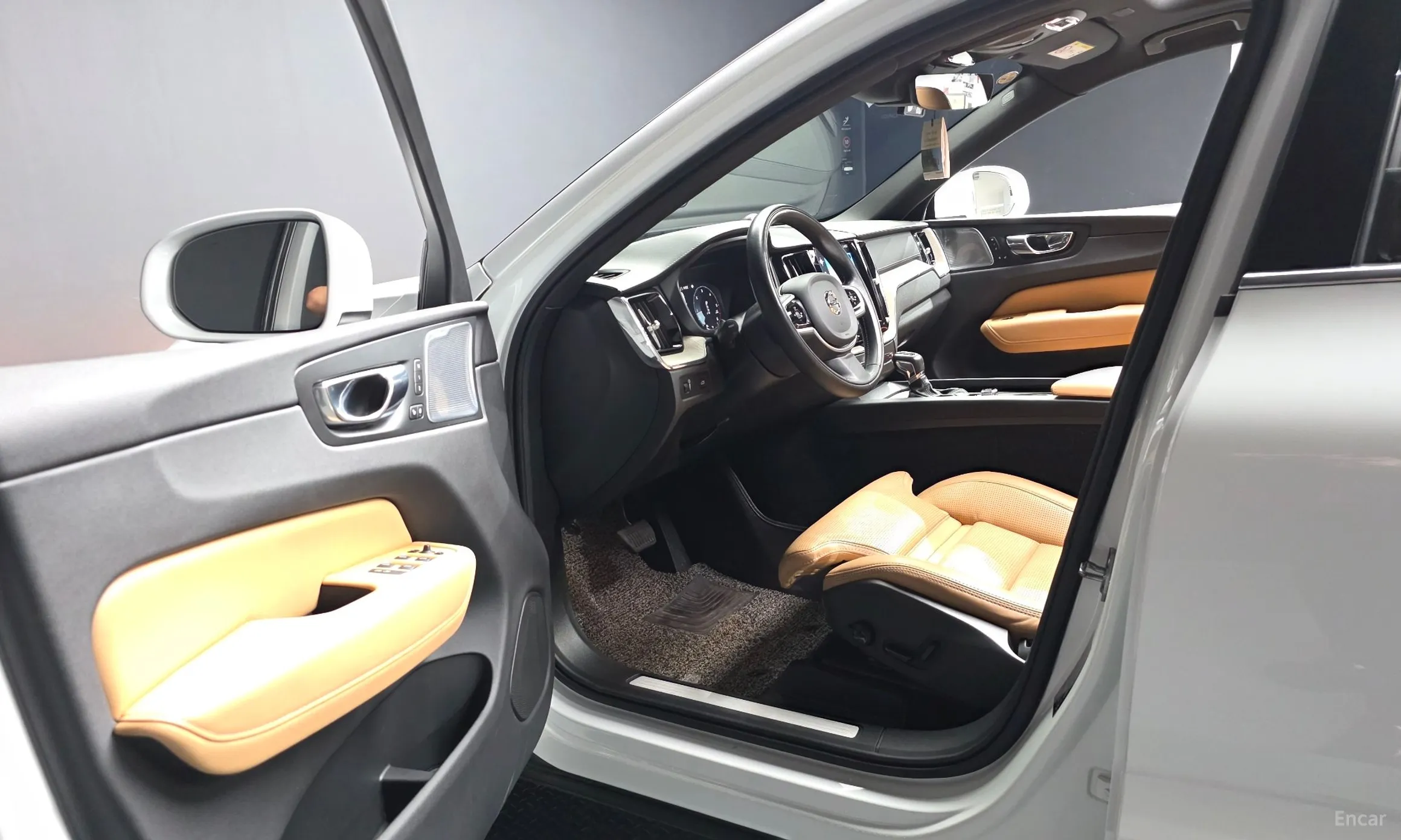 Volvo XC60 Gen 2 превью 10