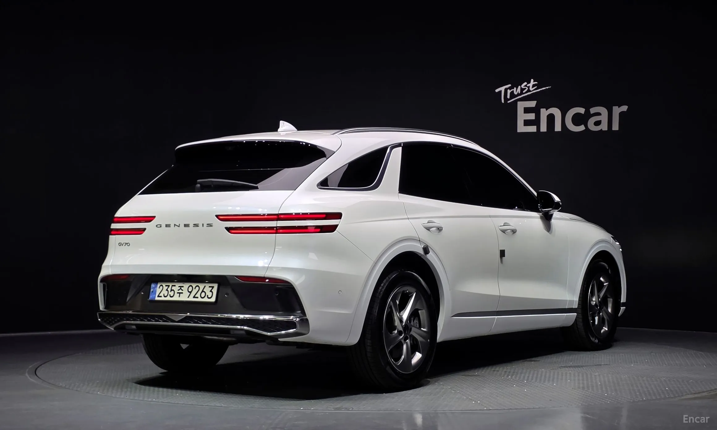 Genesis GV70 превью 2