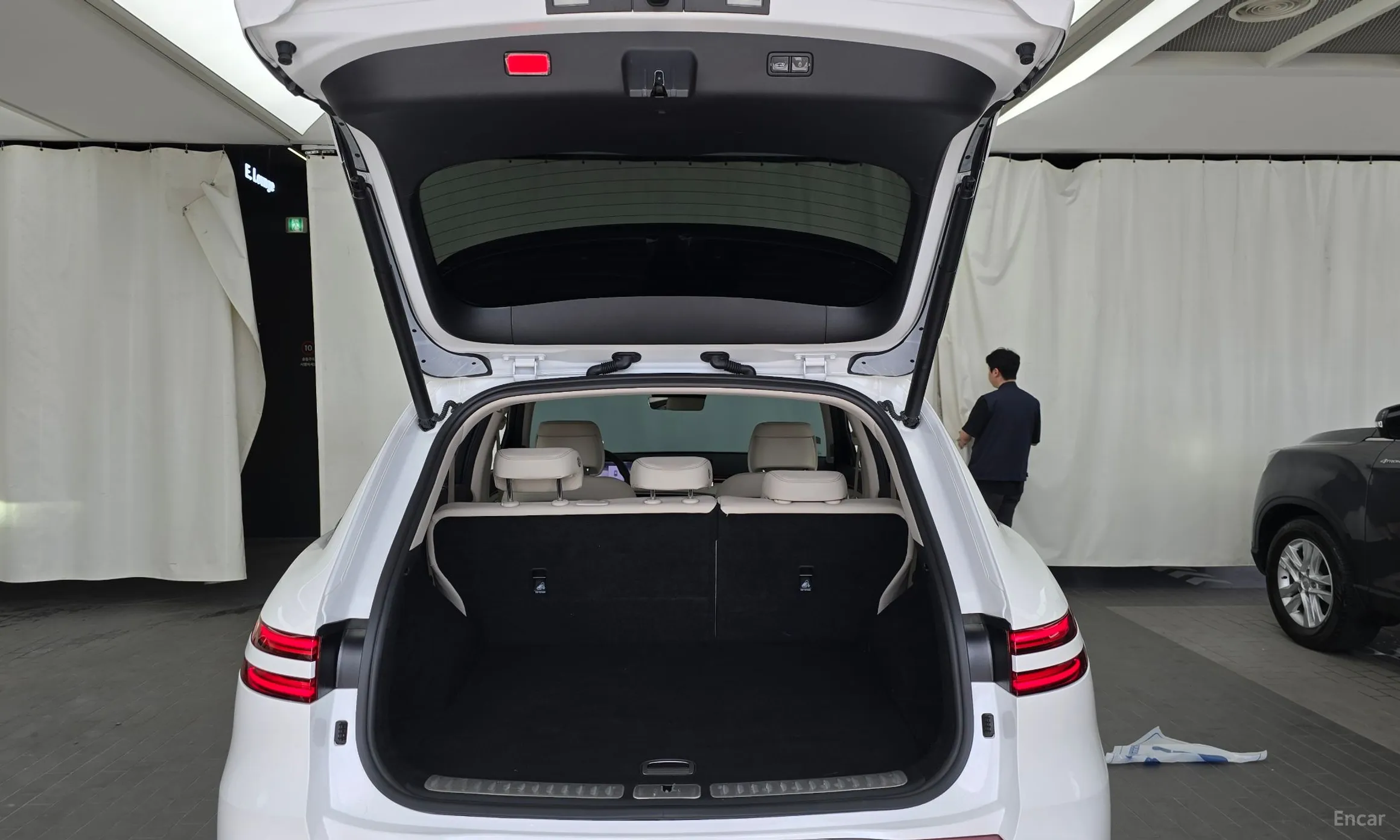 Genesis GV70 превью 20