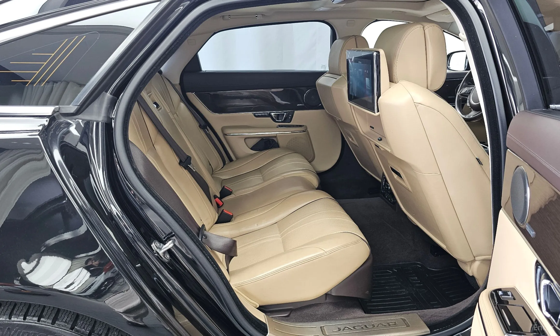 Jaguar All New XJ превью 12