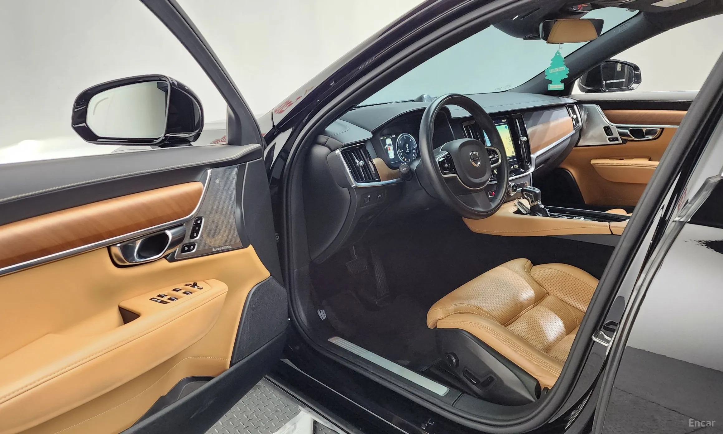 Volvo S90 превью 10