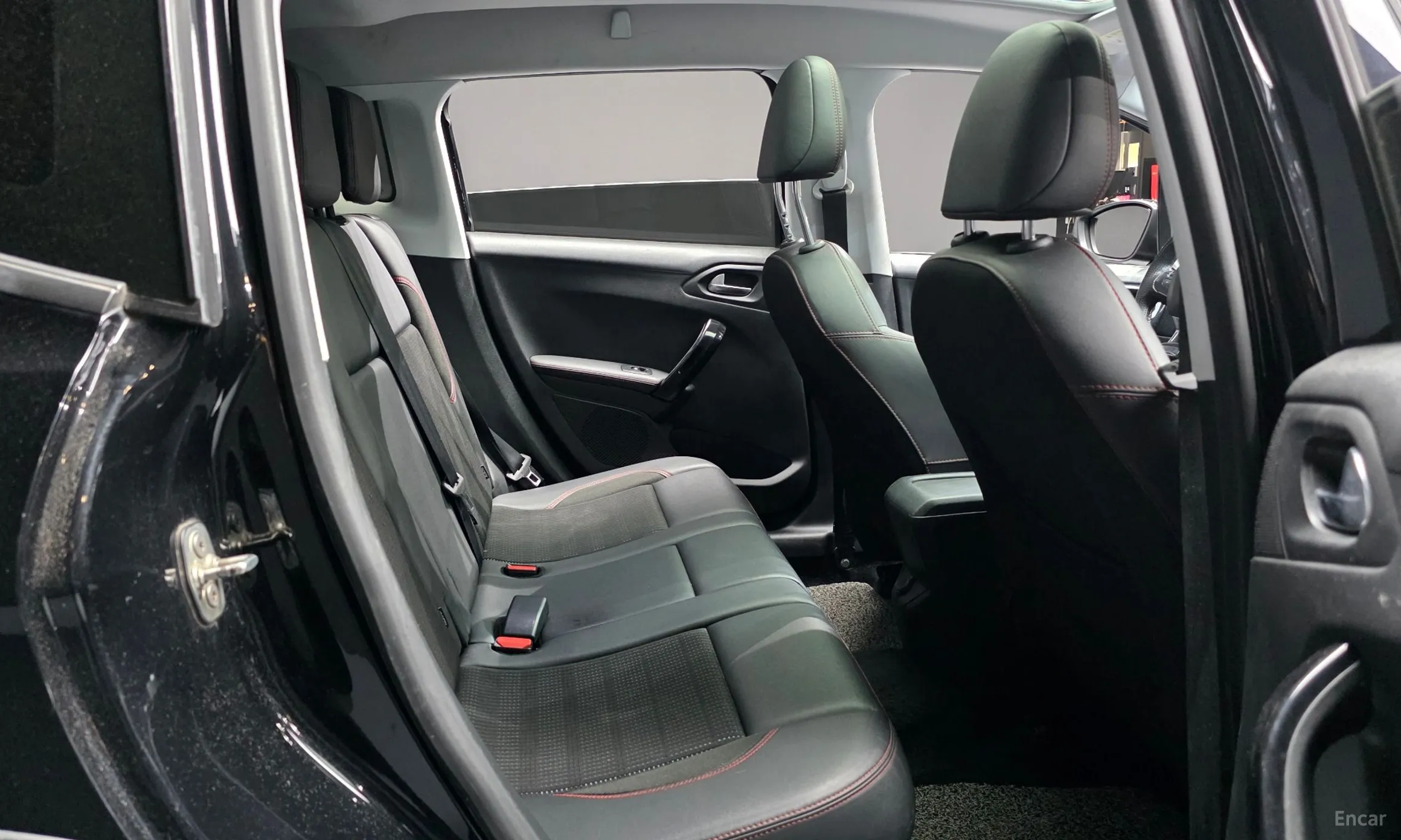 Peugeot 2008. превью 11