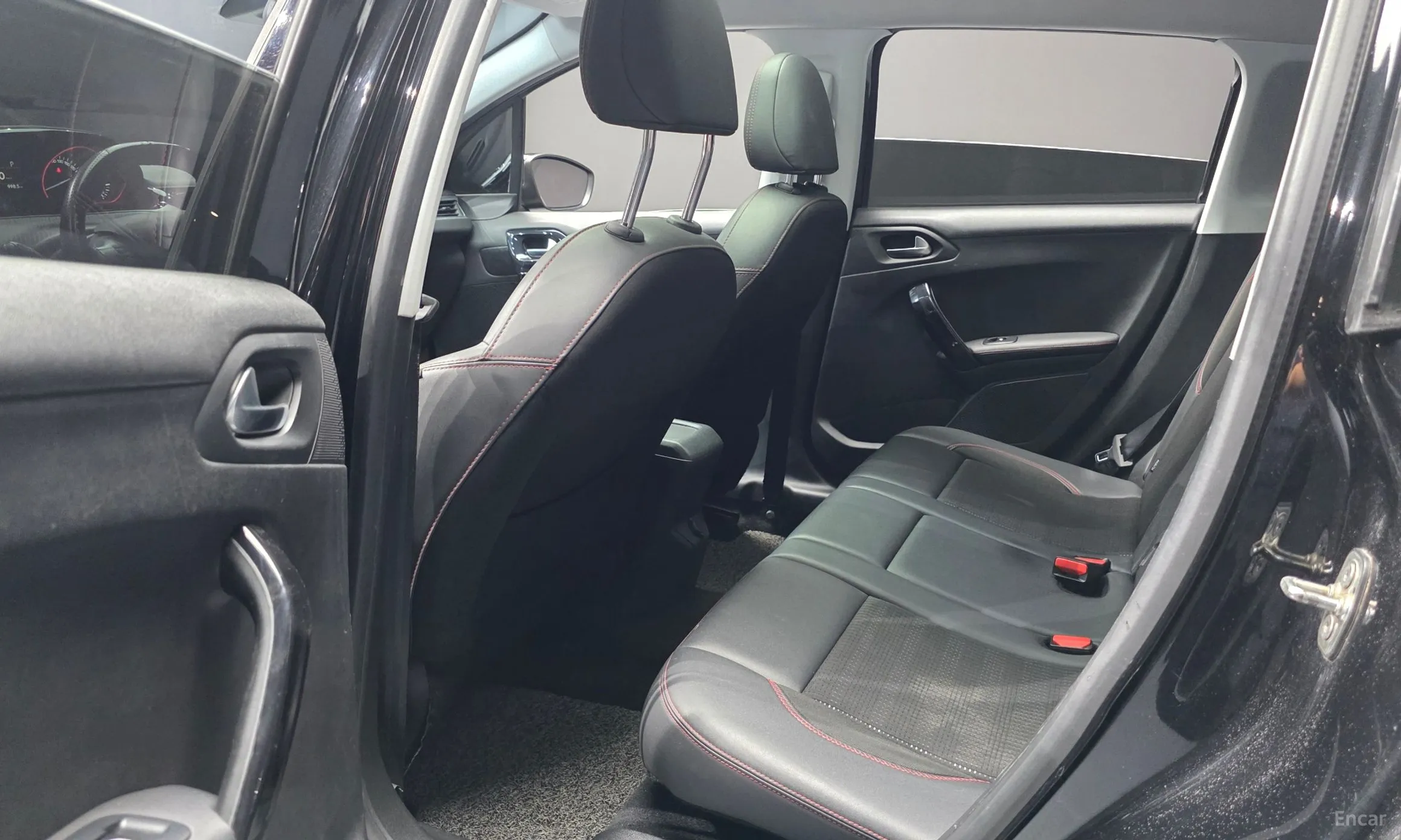Peugeot 2008. превью 12