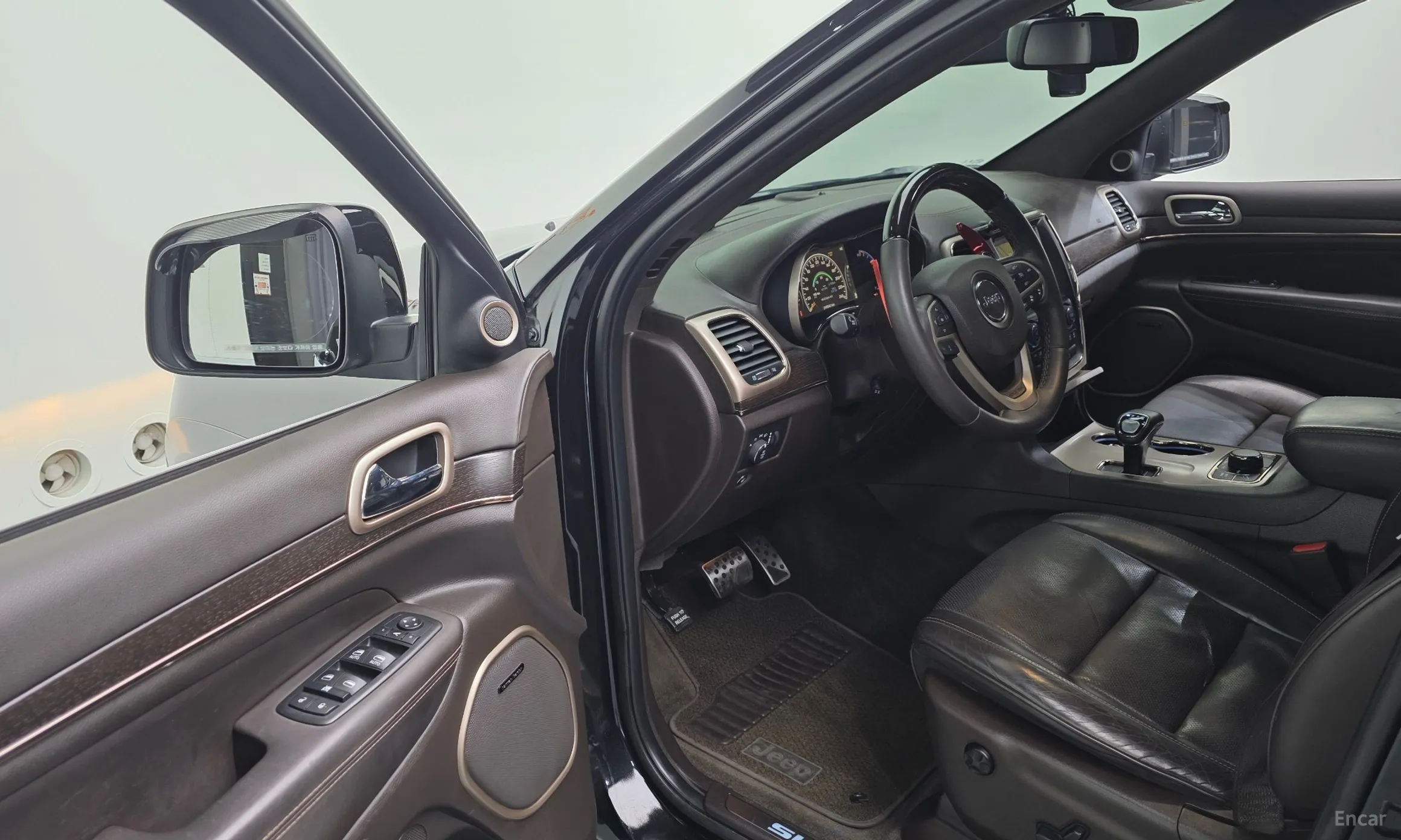 Jeep Grand Cherokee превью 12