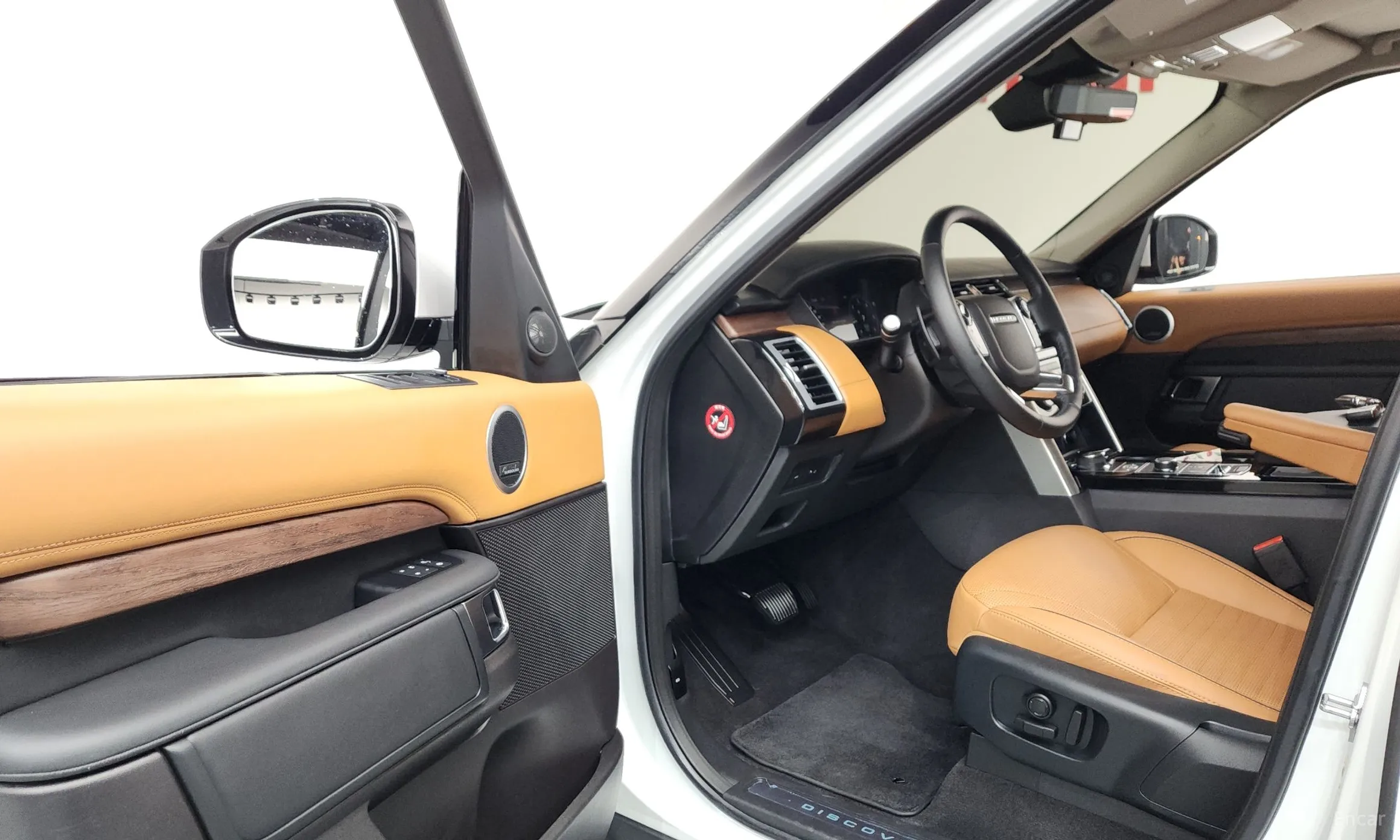 Land Rover Discovery 5 превью 10