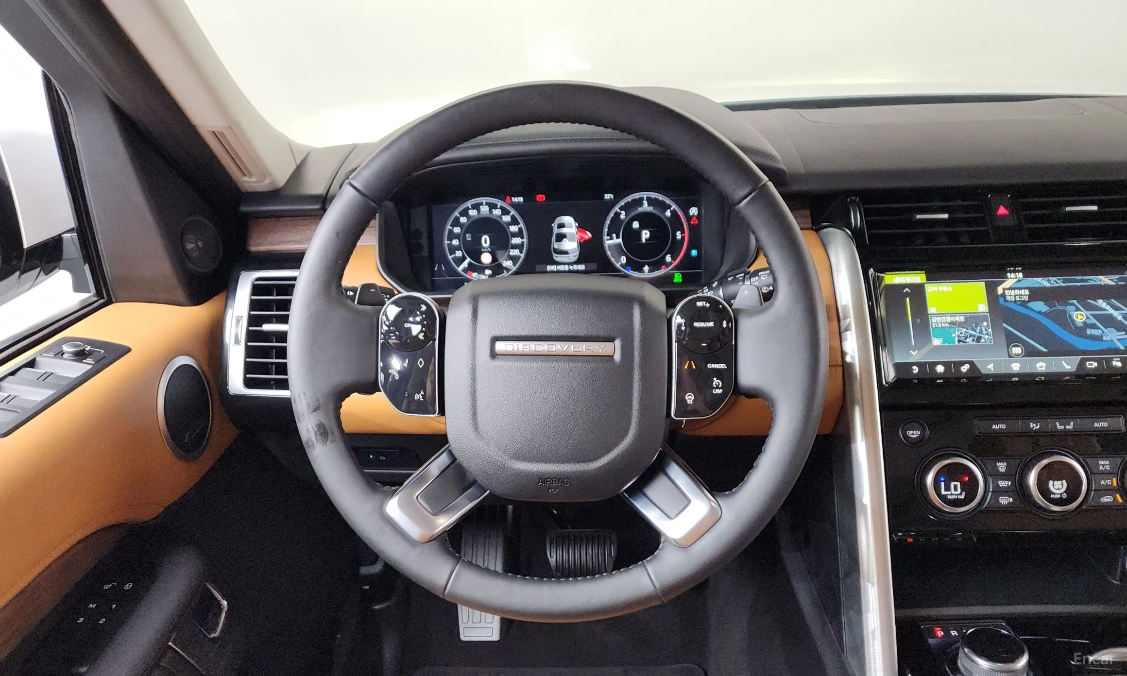 Land Rover Discovery 5 превью 14