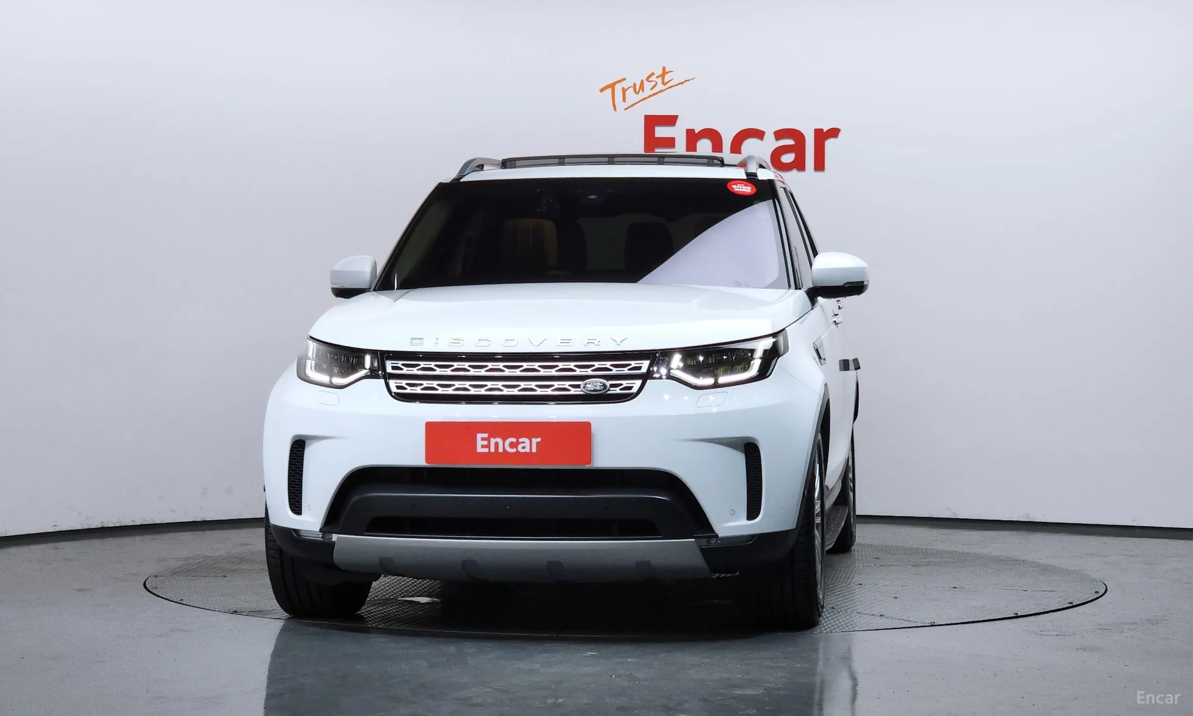 Land Rover Discovery 5 превью 3