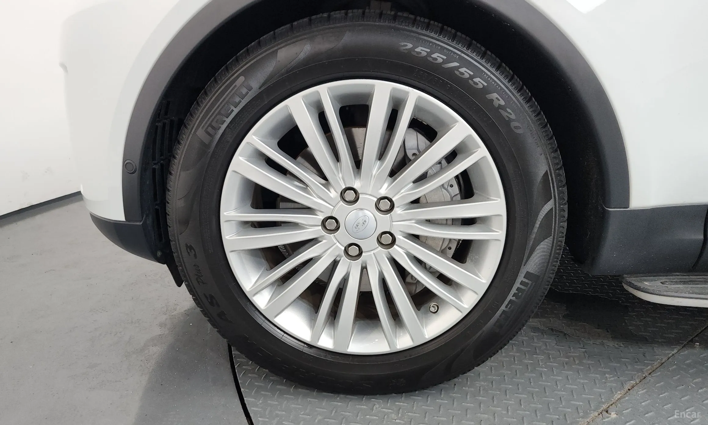 Land Rover Discovery 5 превью 5