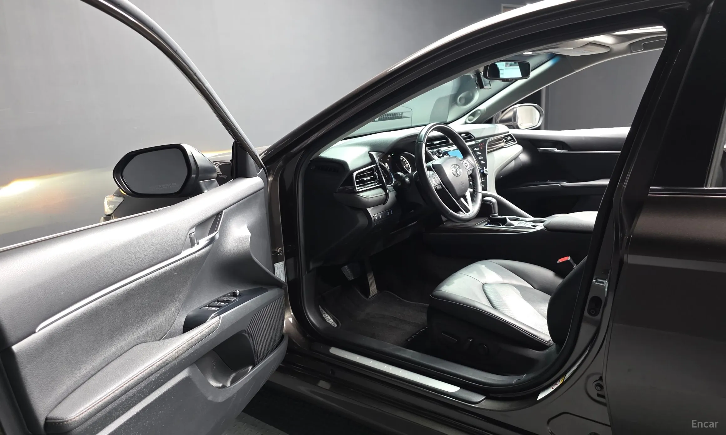 Toyota Camry (XV70) превью 10