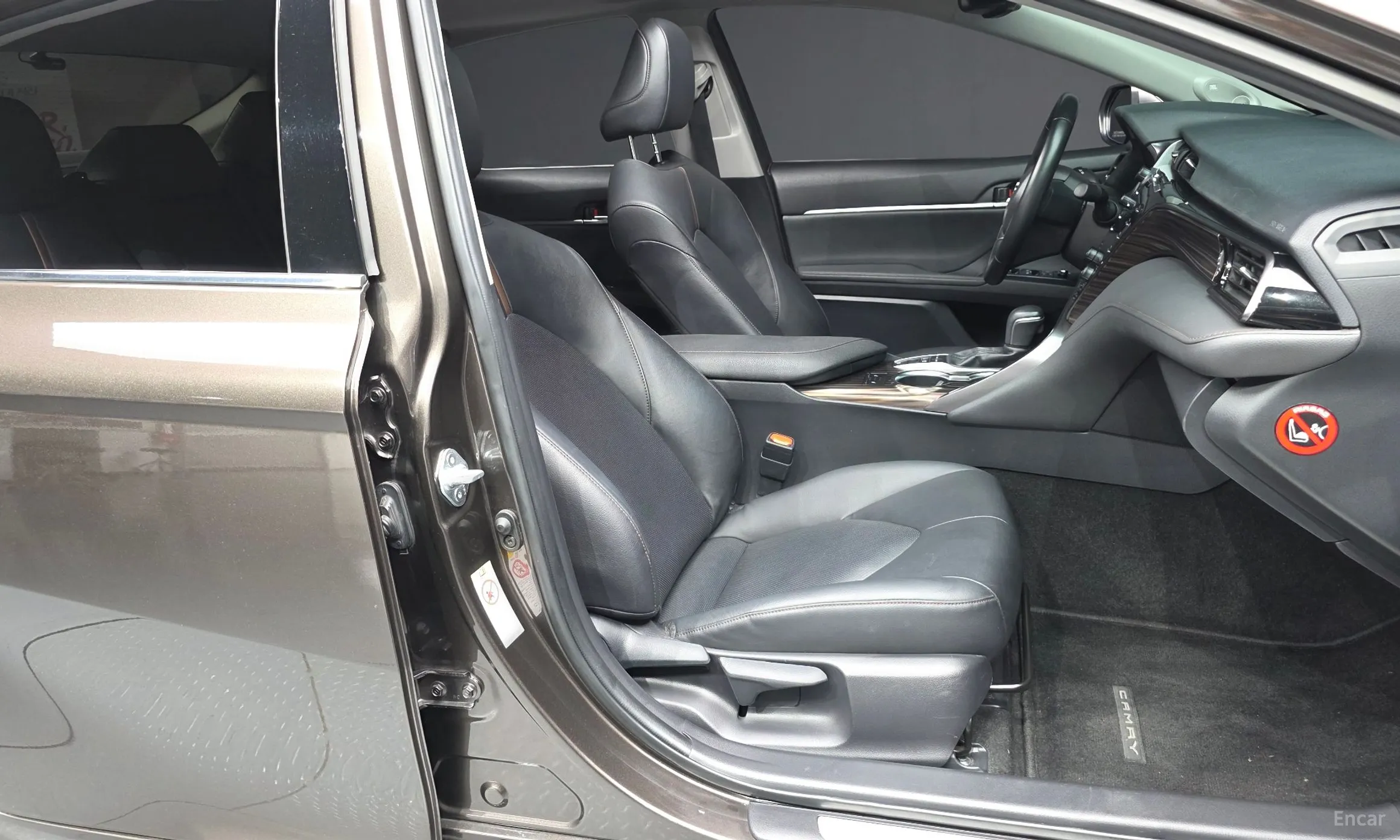 Toyota Camry (XV70) превью 11