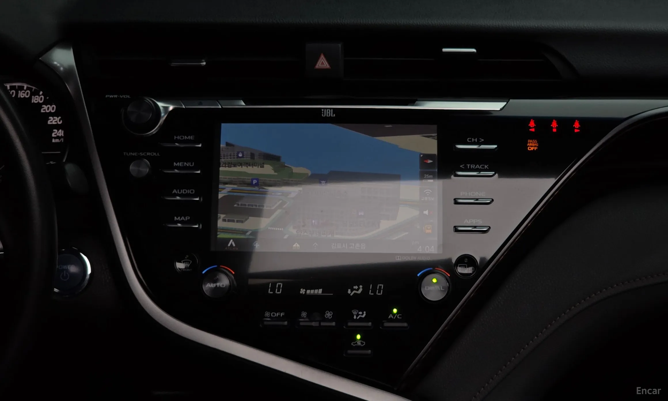 Toyota Camry (XV70) превью 14
