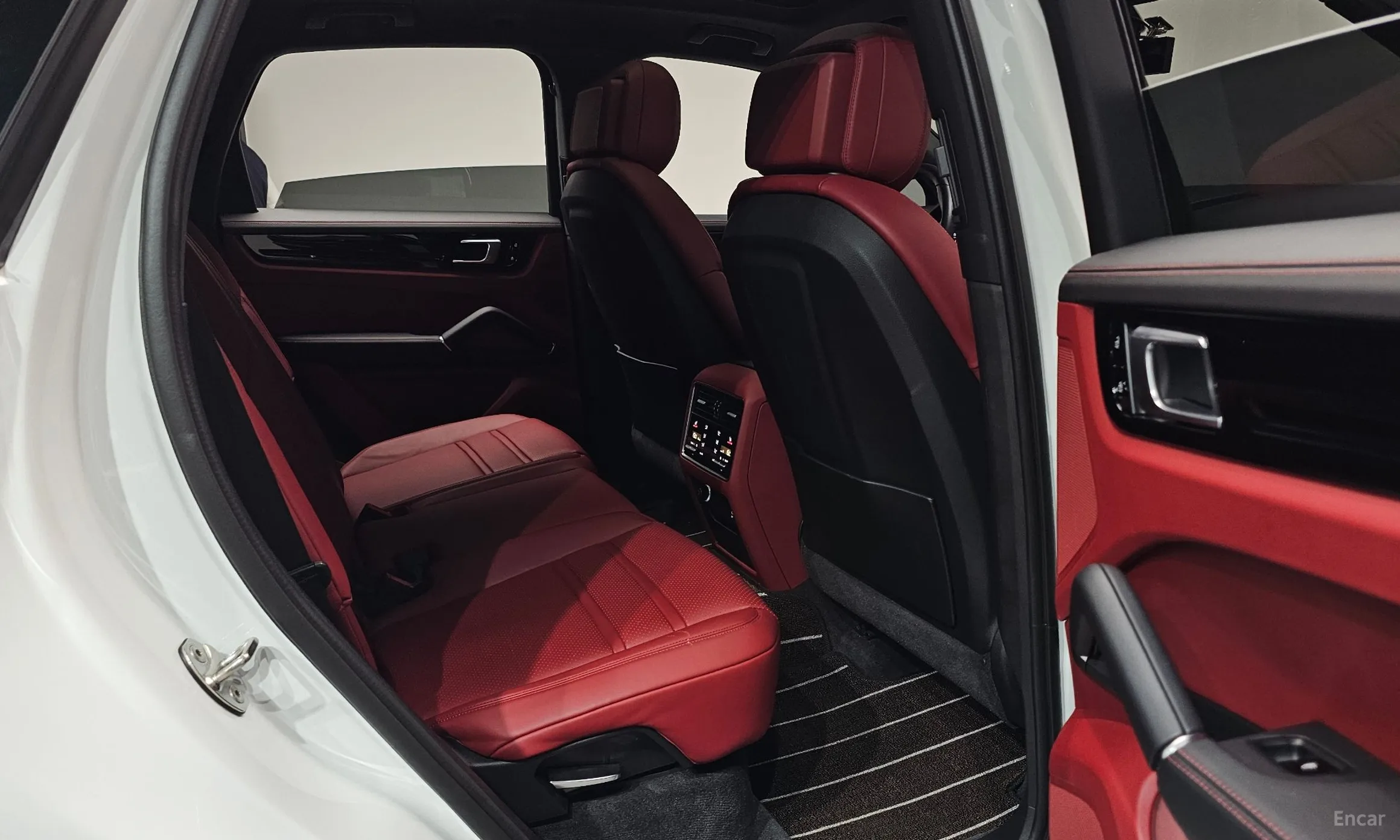 Porsche Cayenne (PO536) превью 11